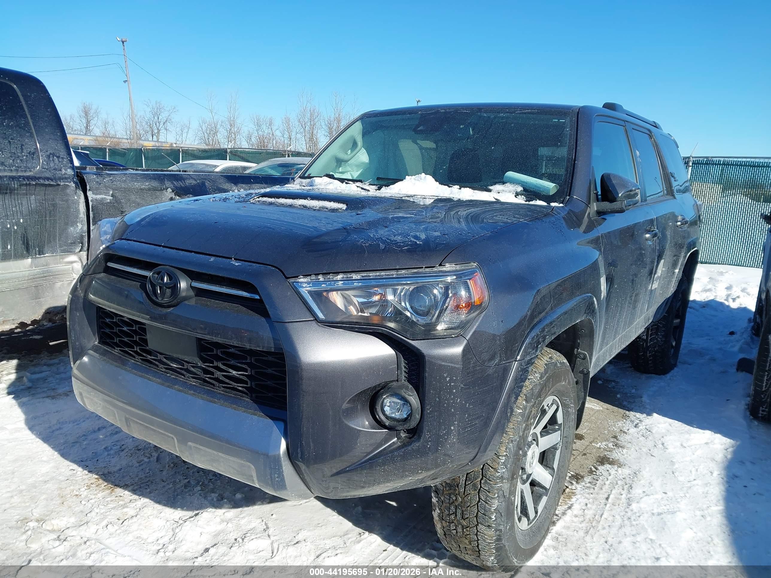 TOYOTA 4RUNNER image 2