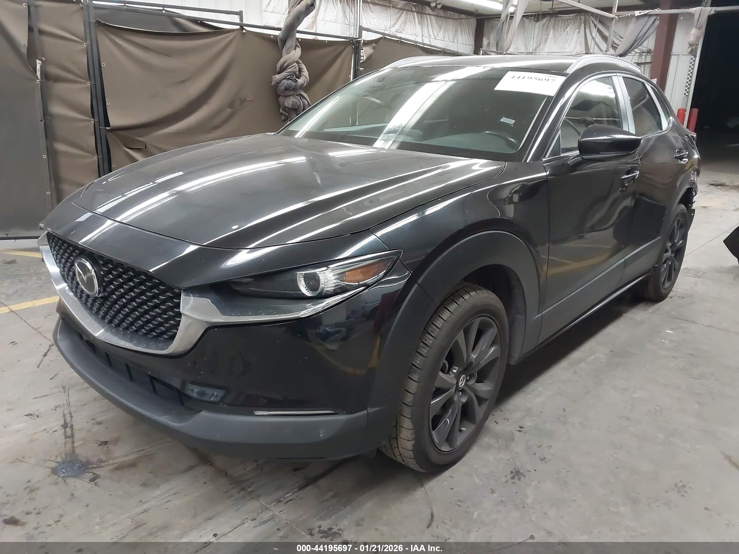 MAZDA CX-30 image 2