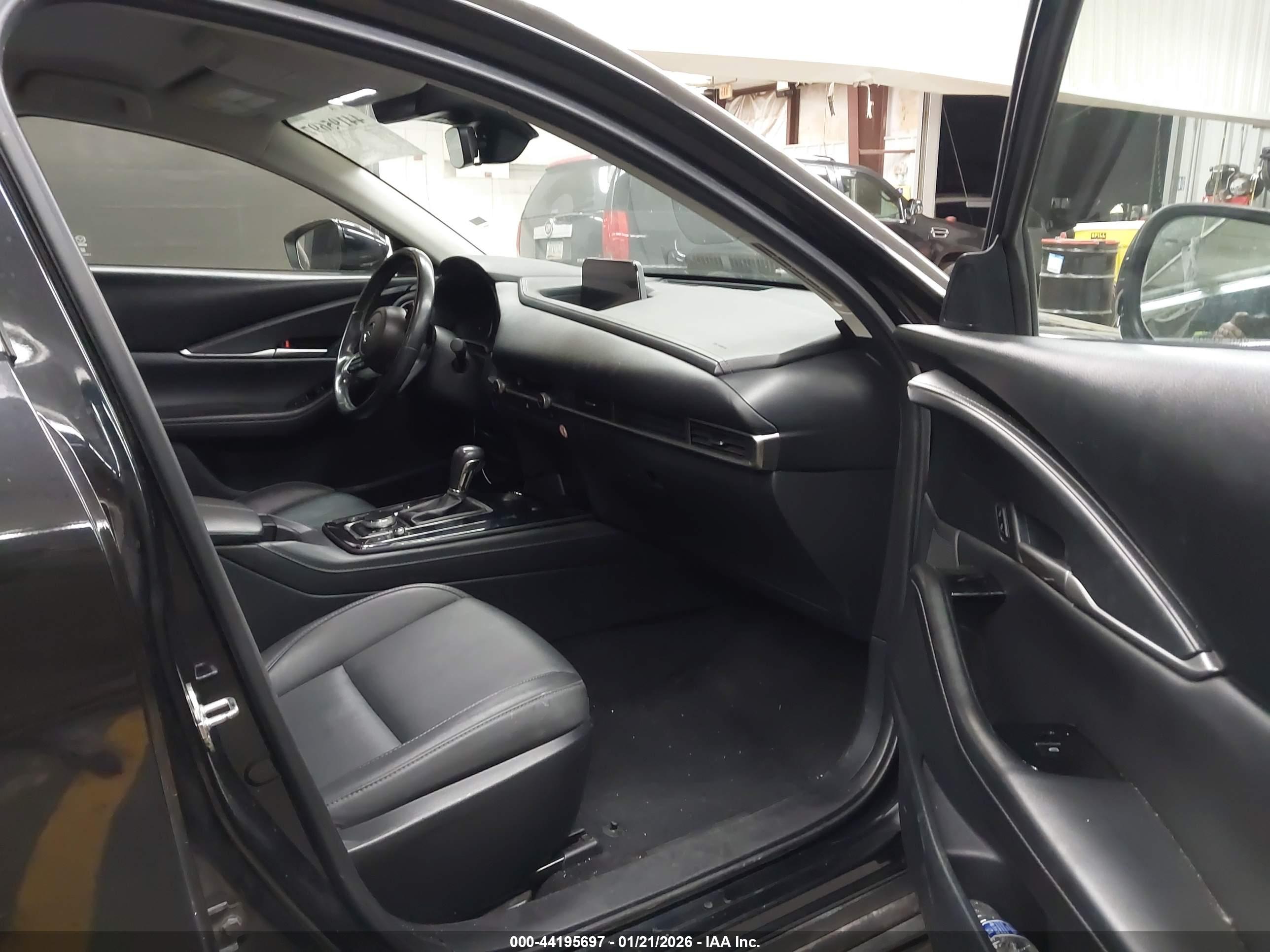 MAZDA CX-30 image 5