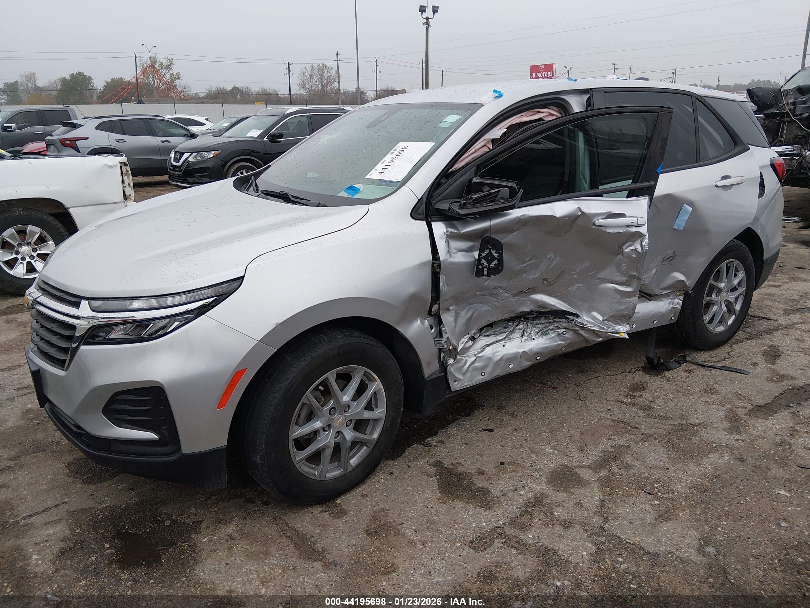 CHEVROLET EQUINOX image 2