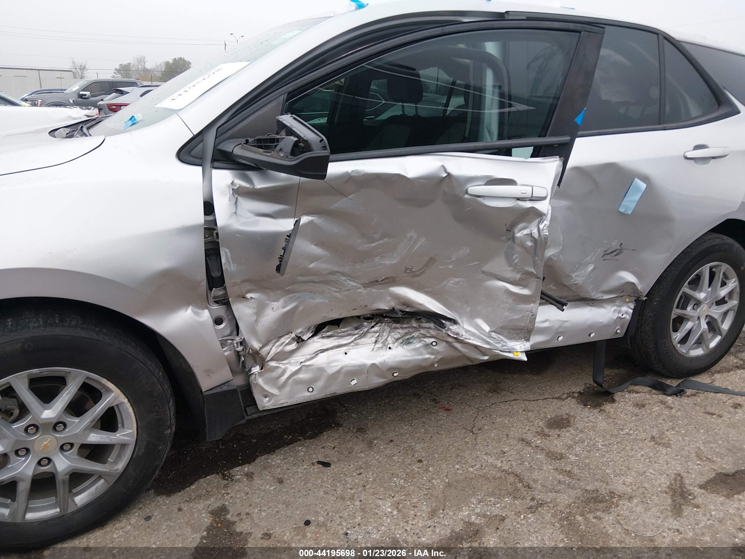 CHEVROLET EQUINOX image 6