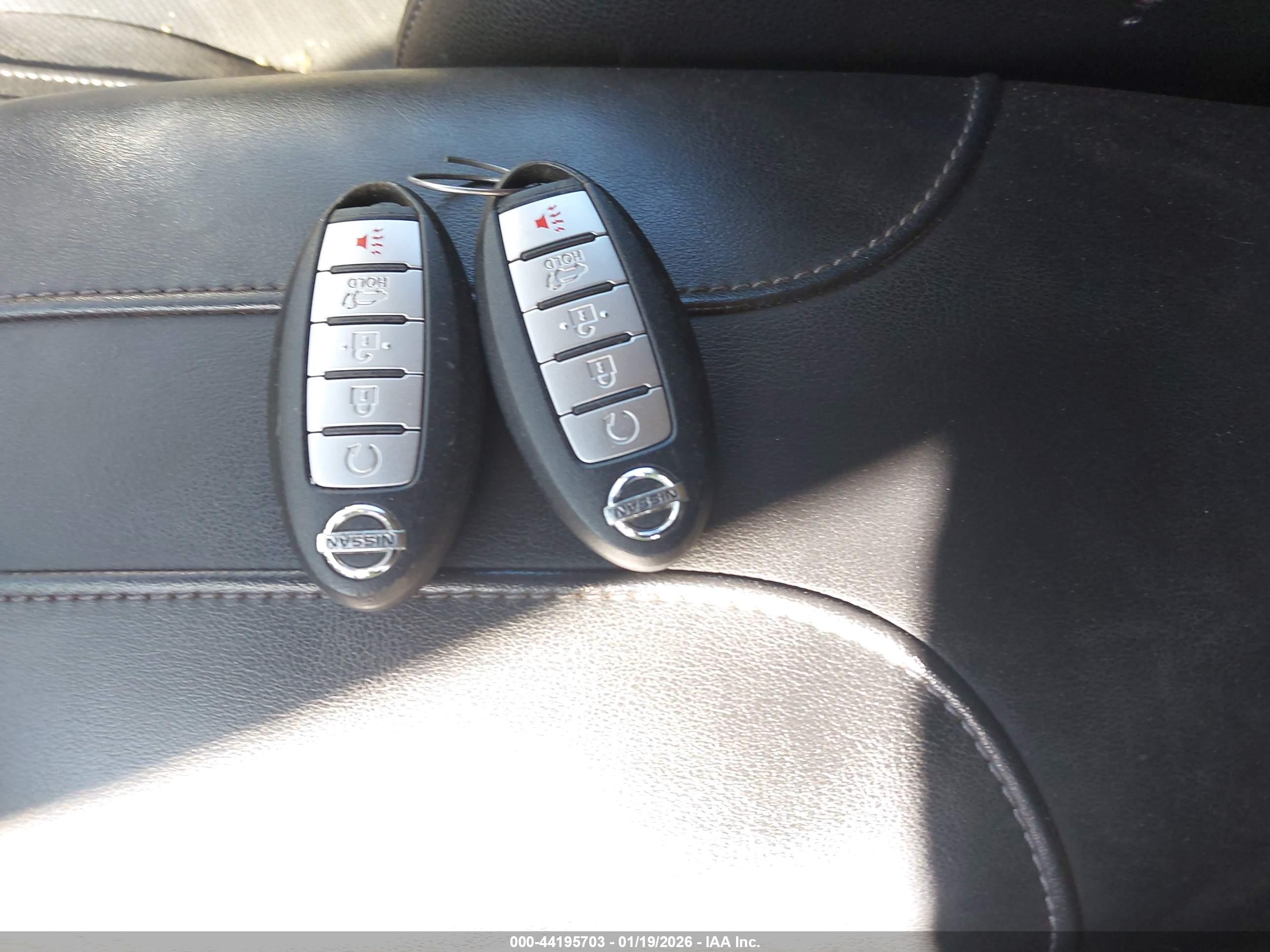 NISSAN ROGUE image 11