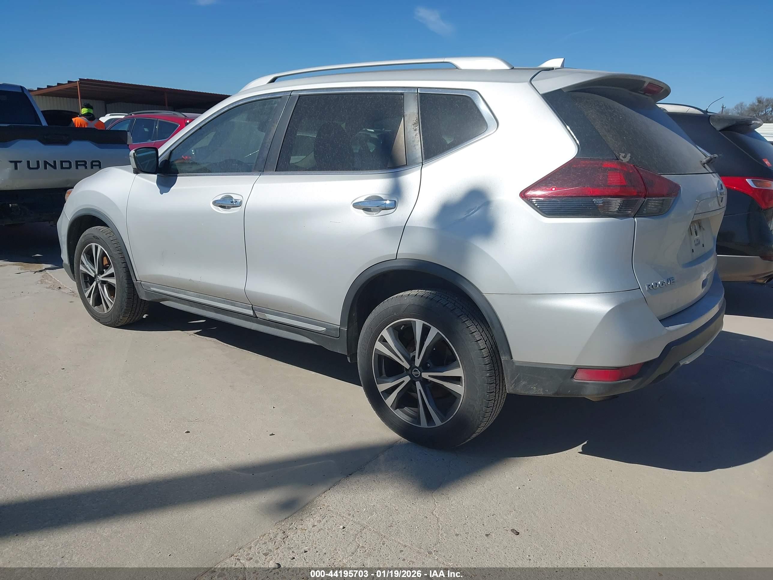 NISSAN ROGUE image 3