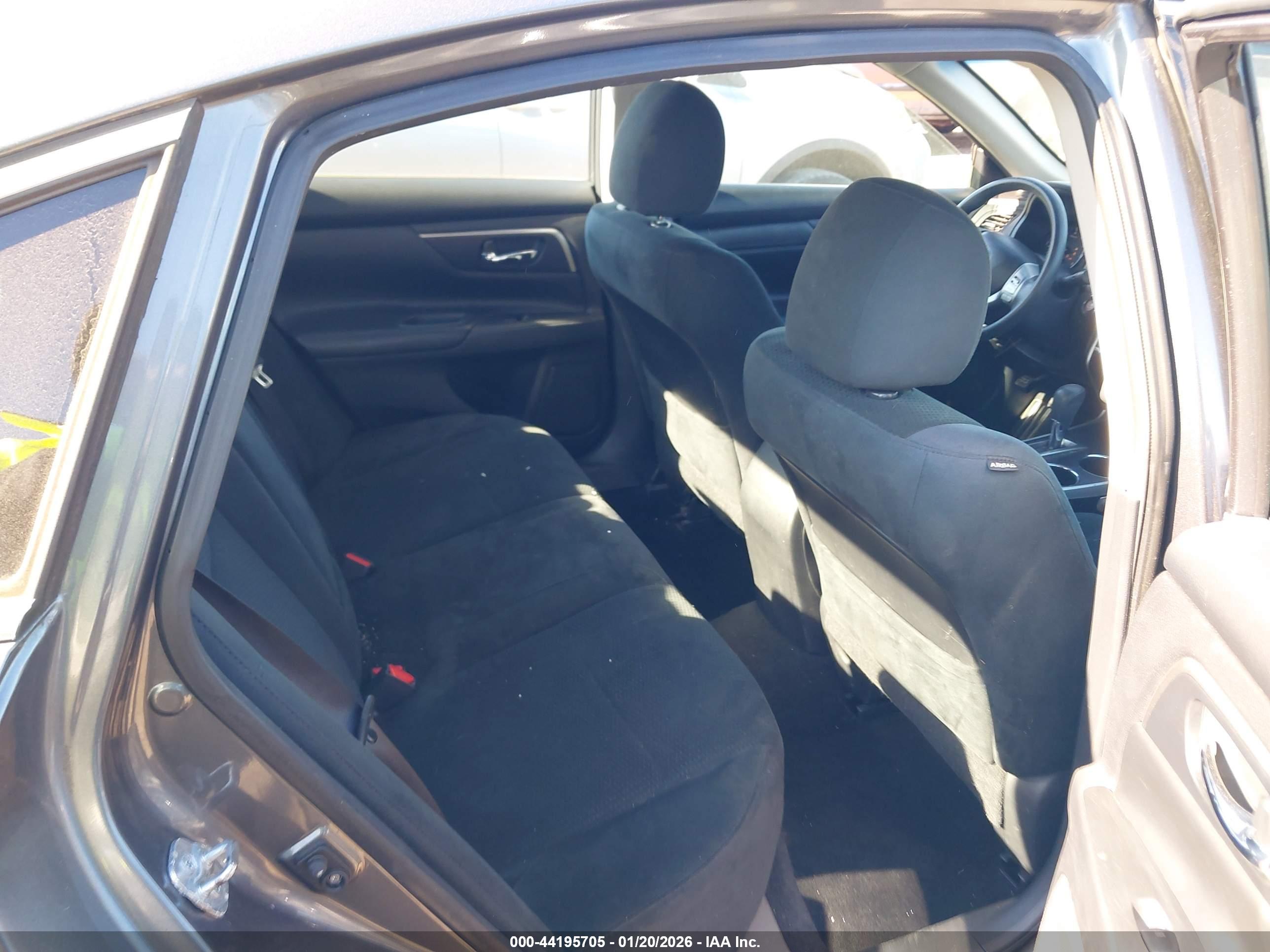 NISSAN ALTIMA image 8