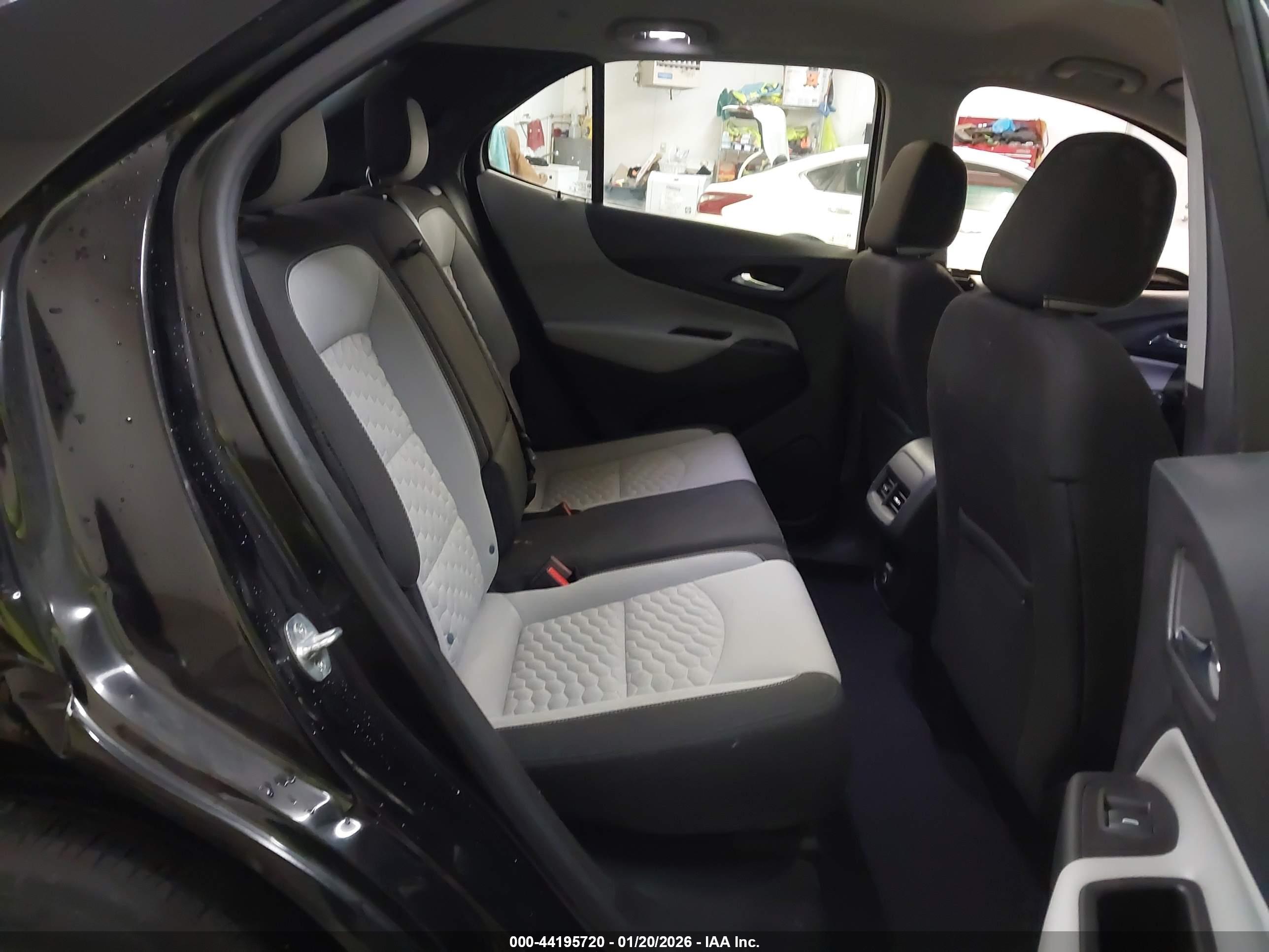 CHEVROLET EQUINOX image 8