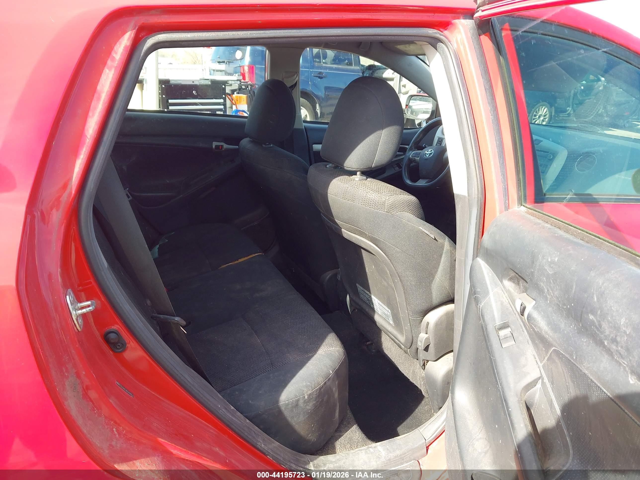TOYOTA MATRIX image 8
