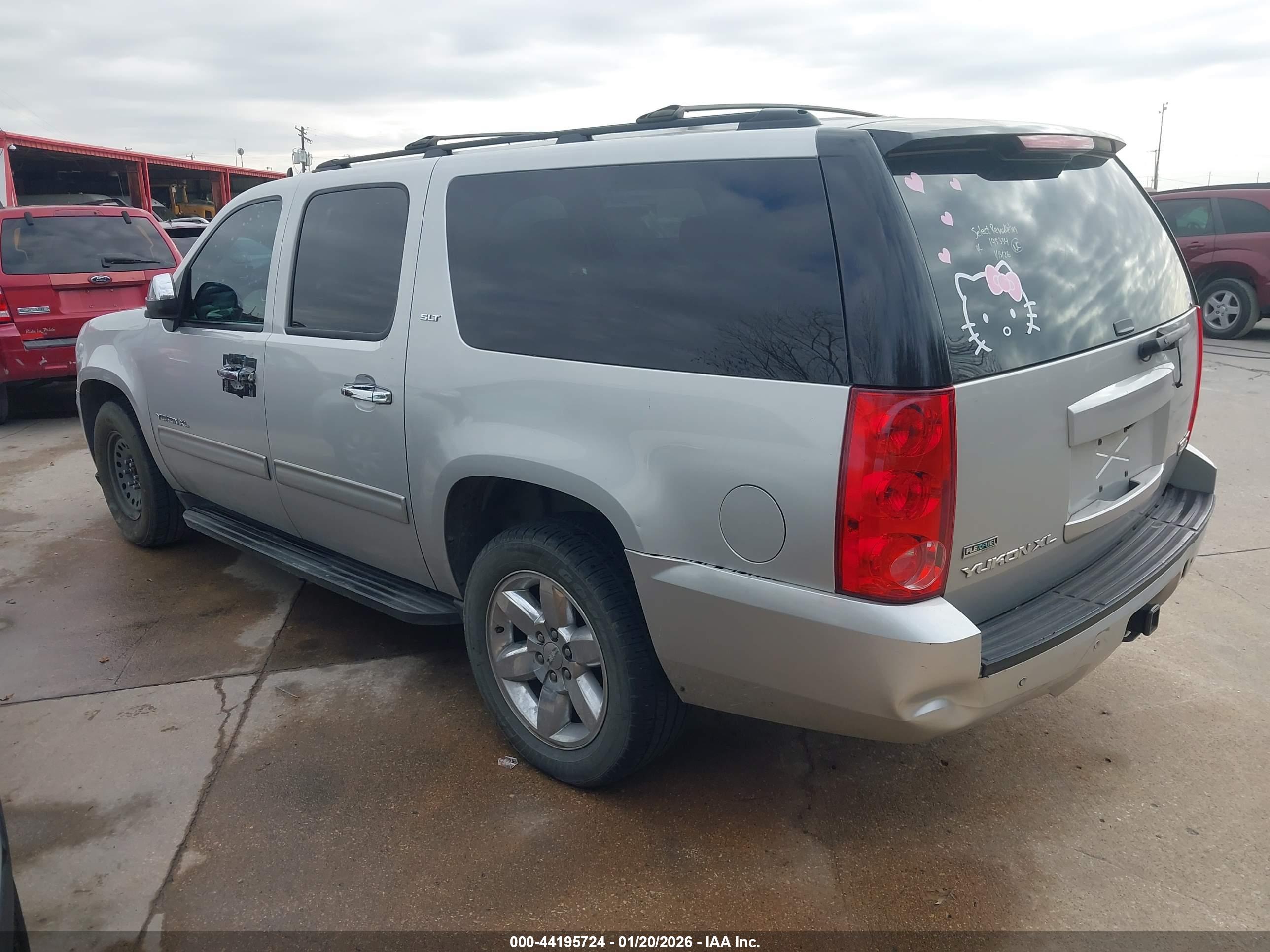 GMC YUKON image 3