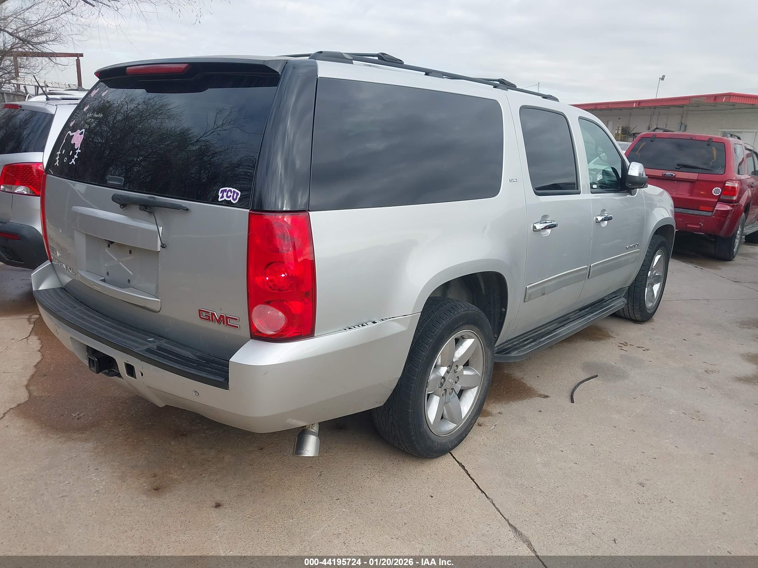 GMC YUKON image 4