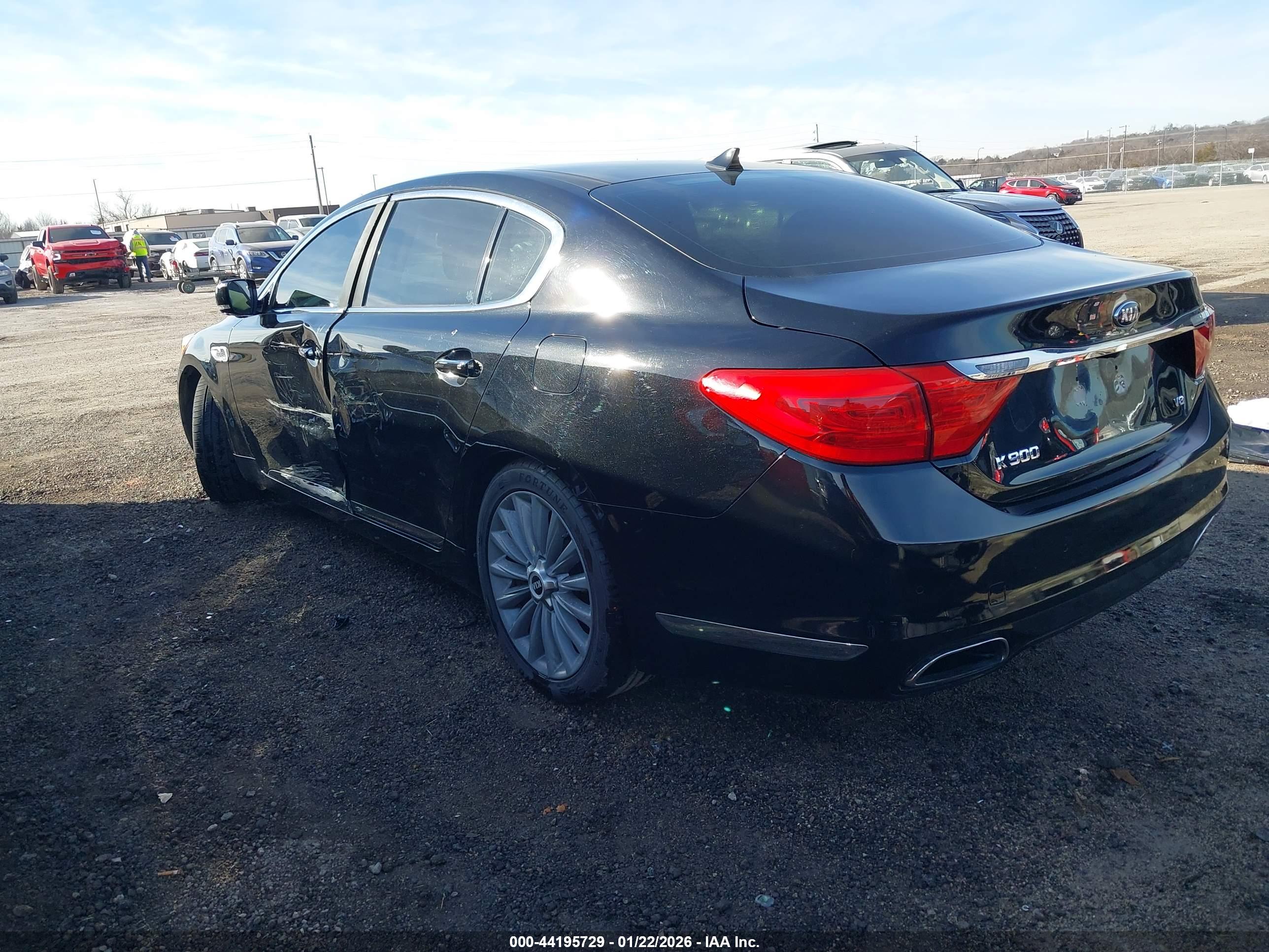 KIA K900 image 3
