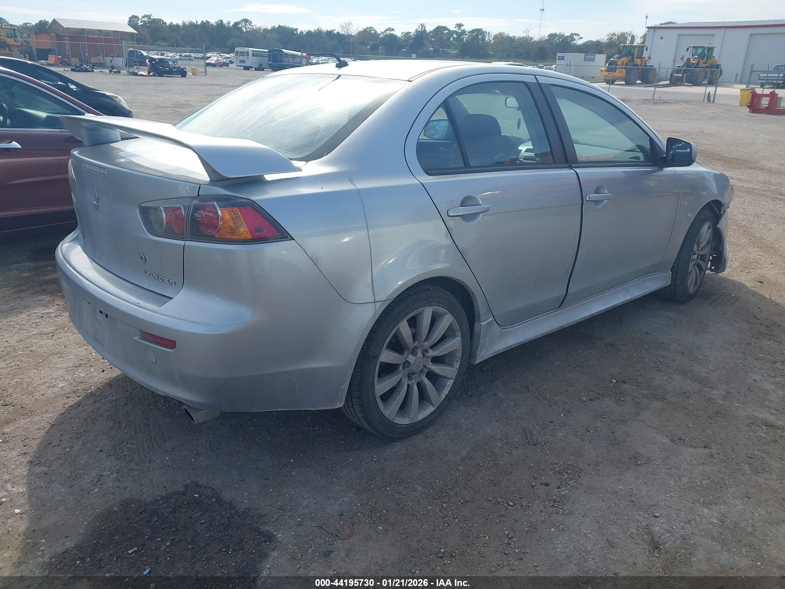 MITSUBISHI LANCER image 4