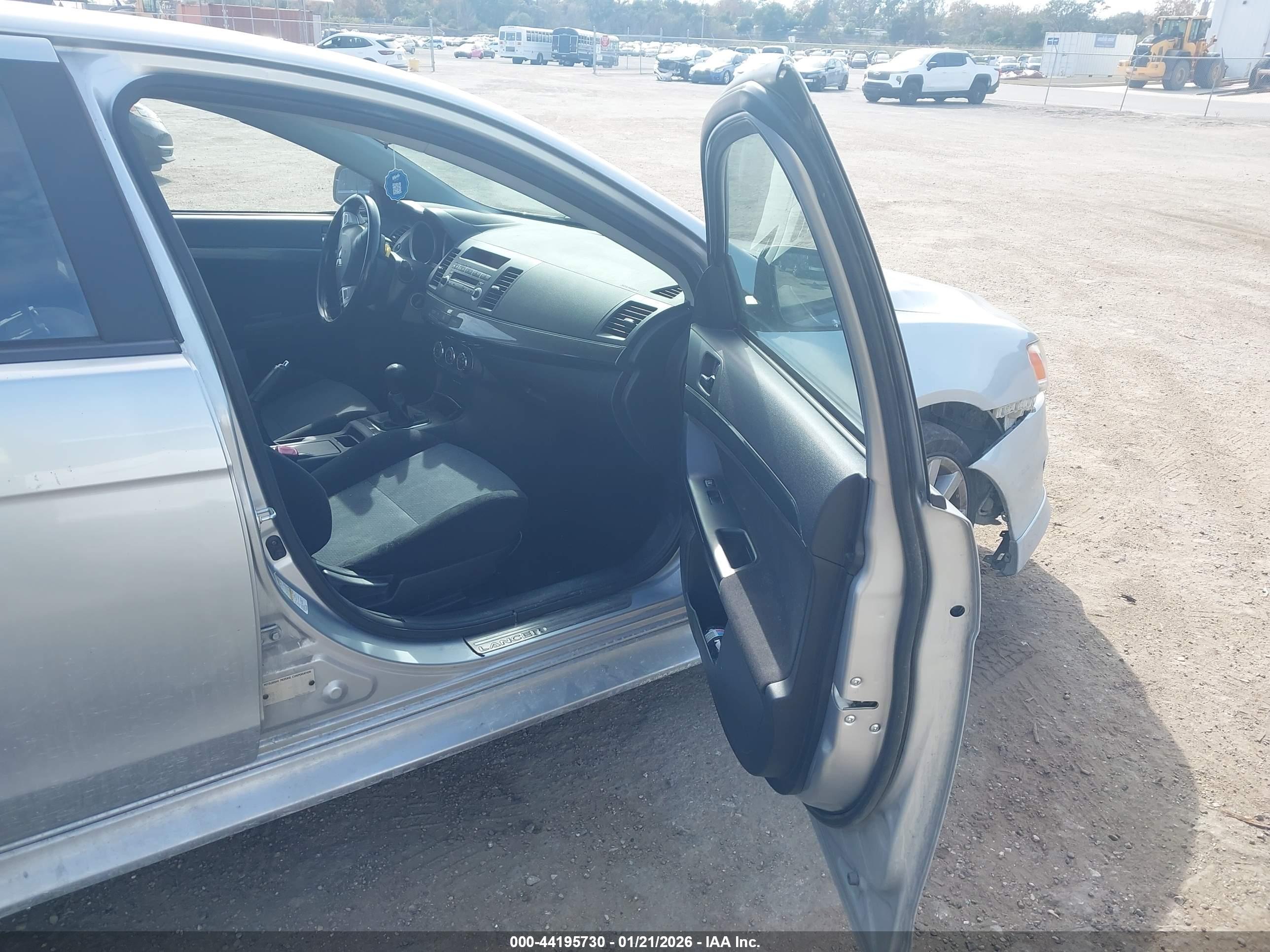 MITSUBISHI LANCER image 5