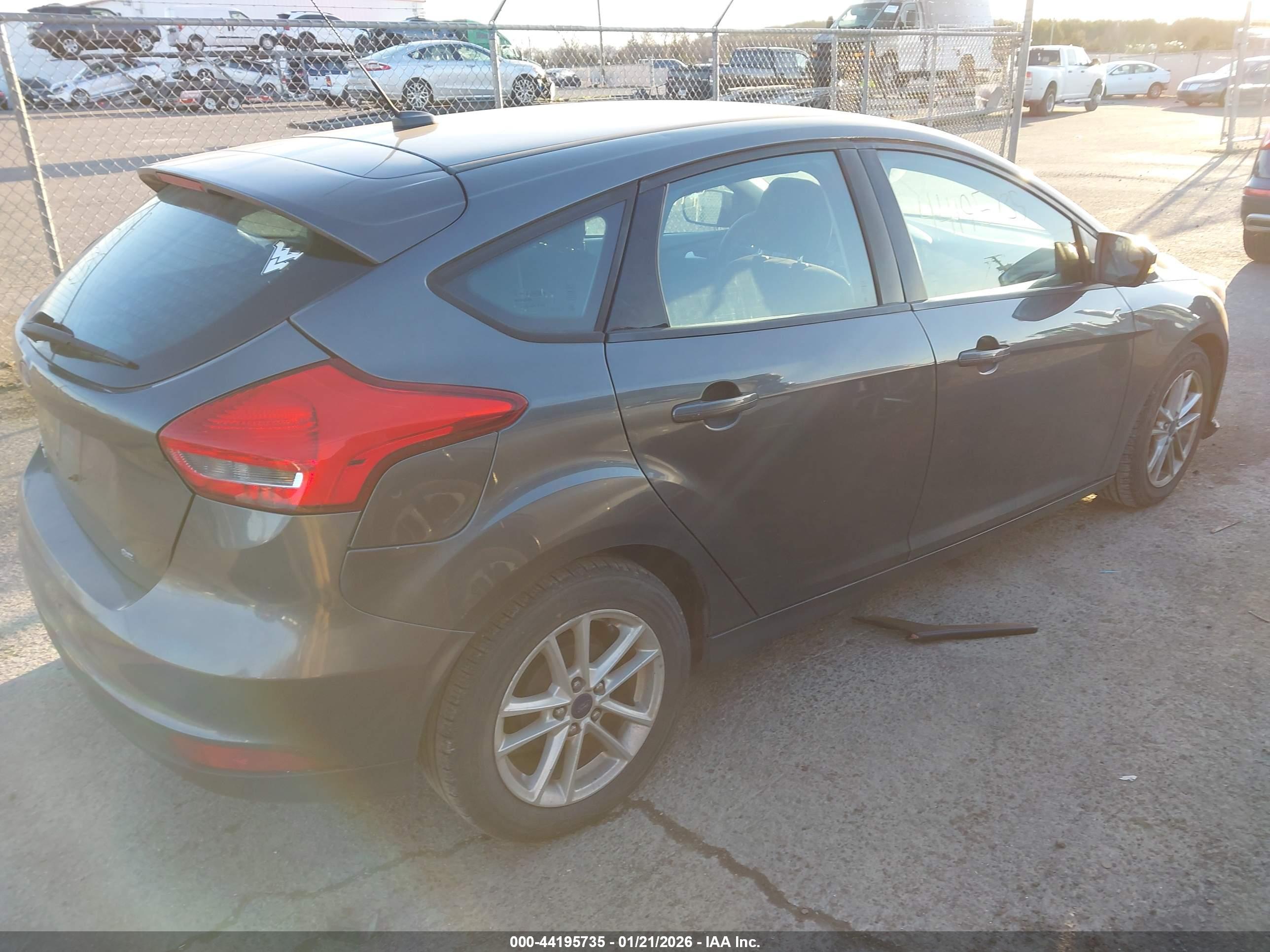 FORD FOCUS image 4