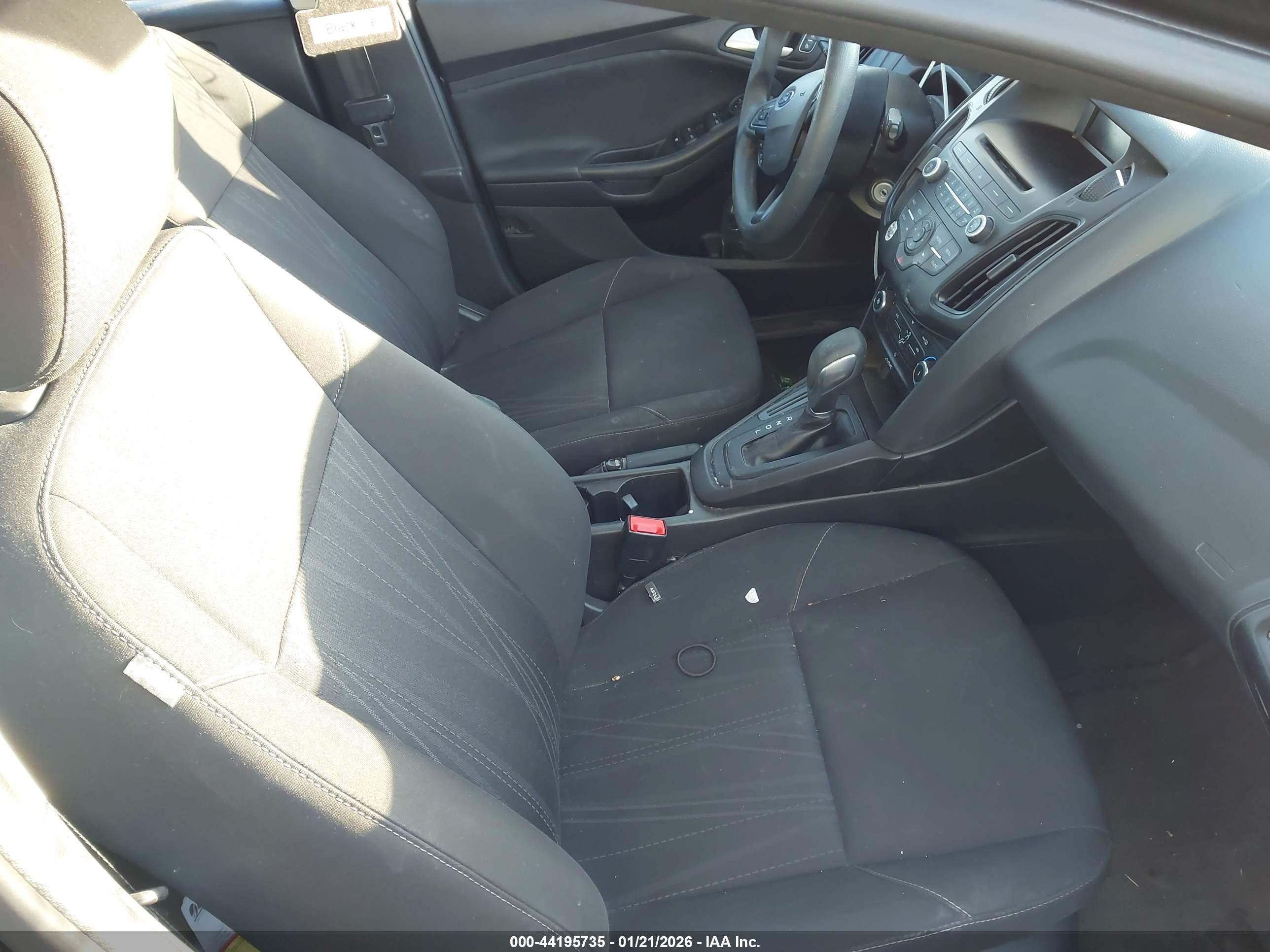 FORD FOCUS image 5