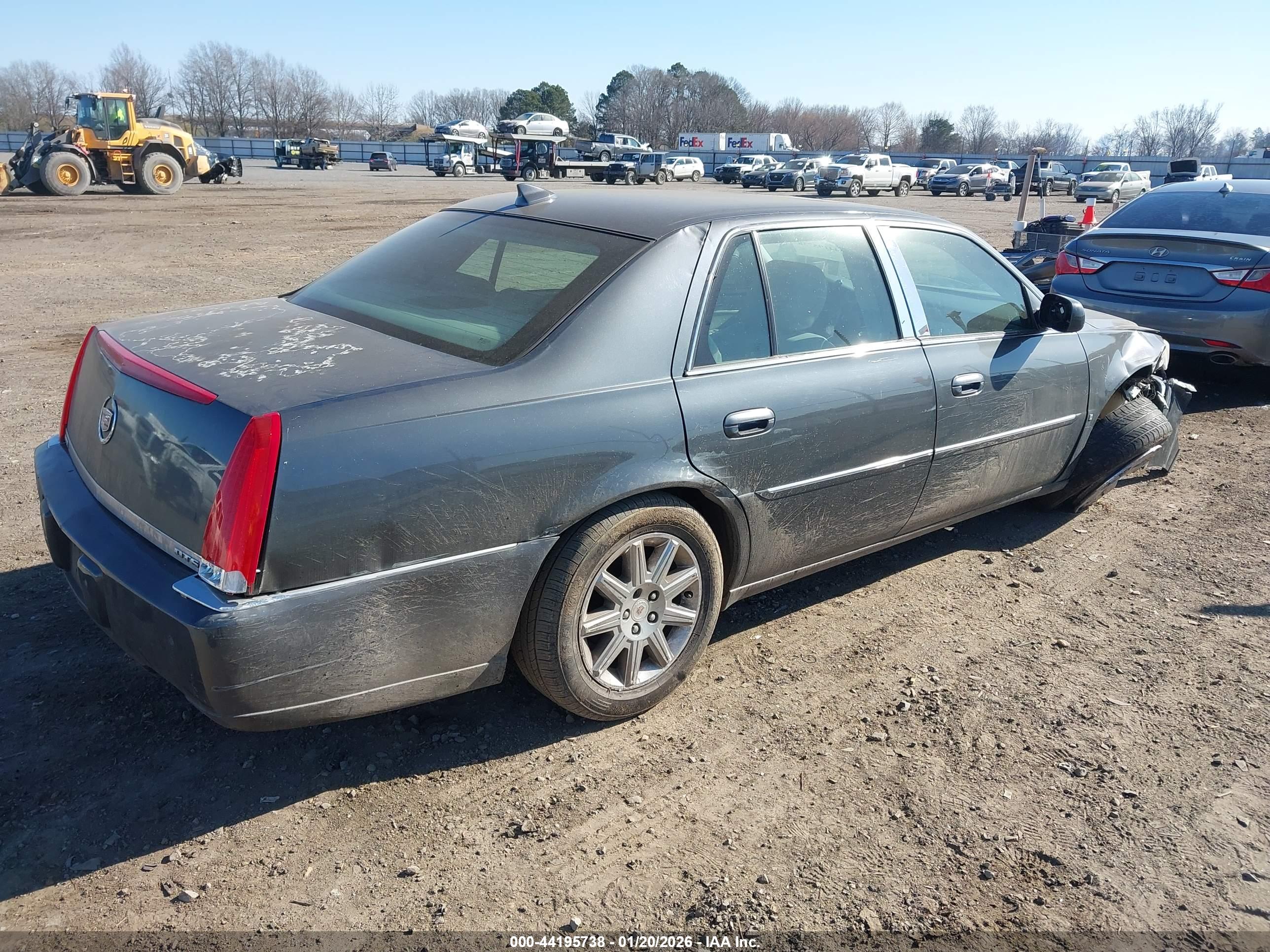 CADILLAC DTS image 4