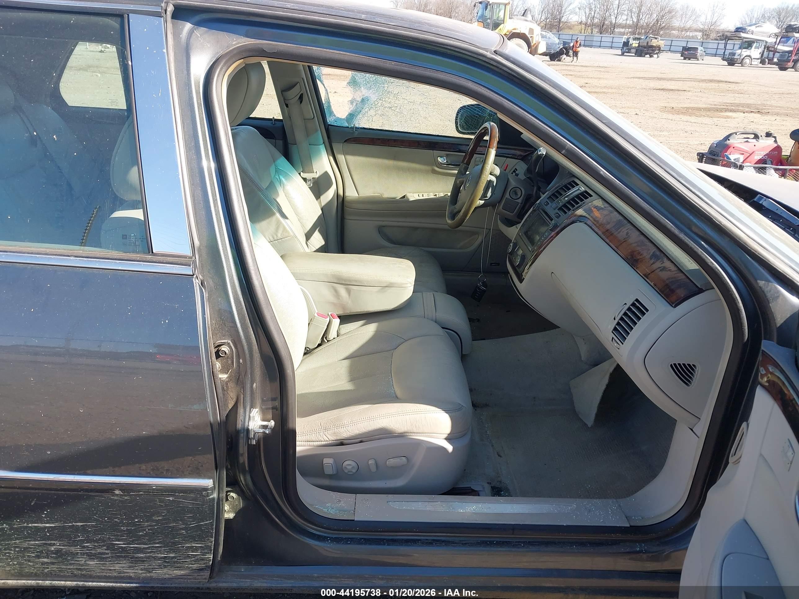 CADILLAC DTS image 5