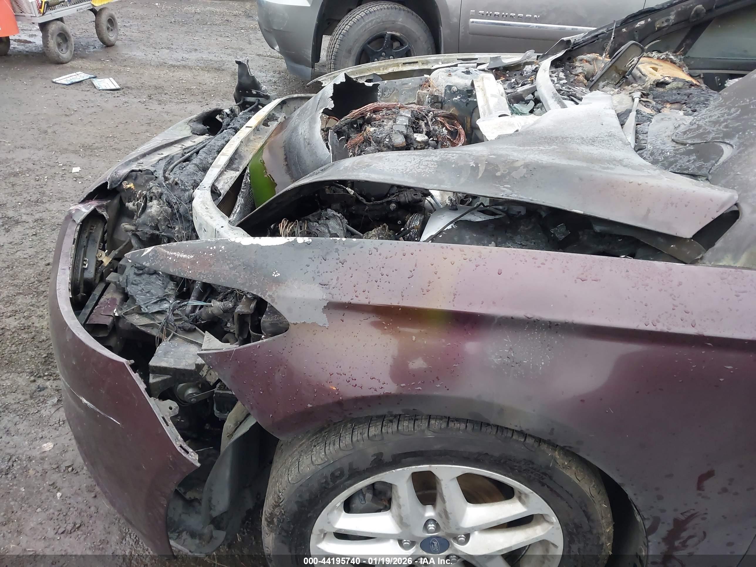 FORD FUSION image 6