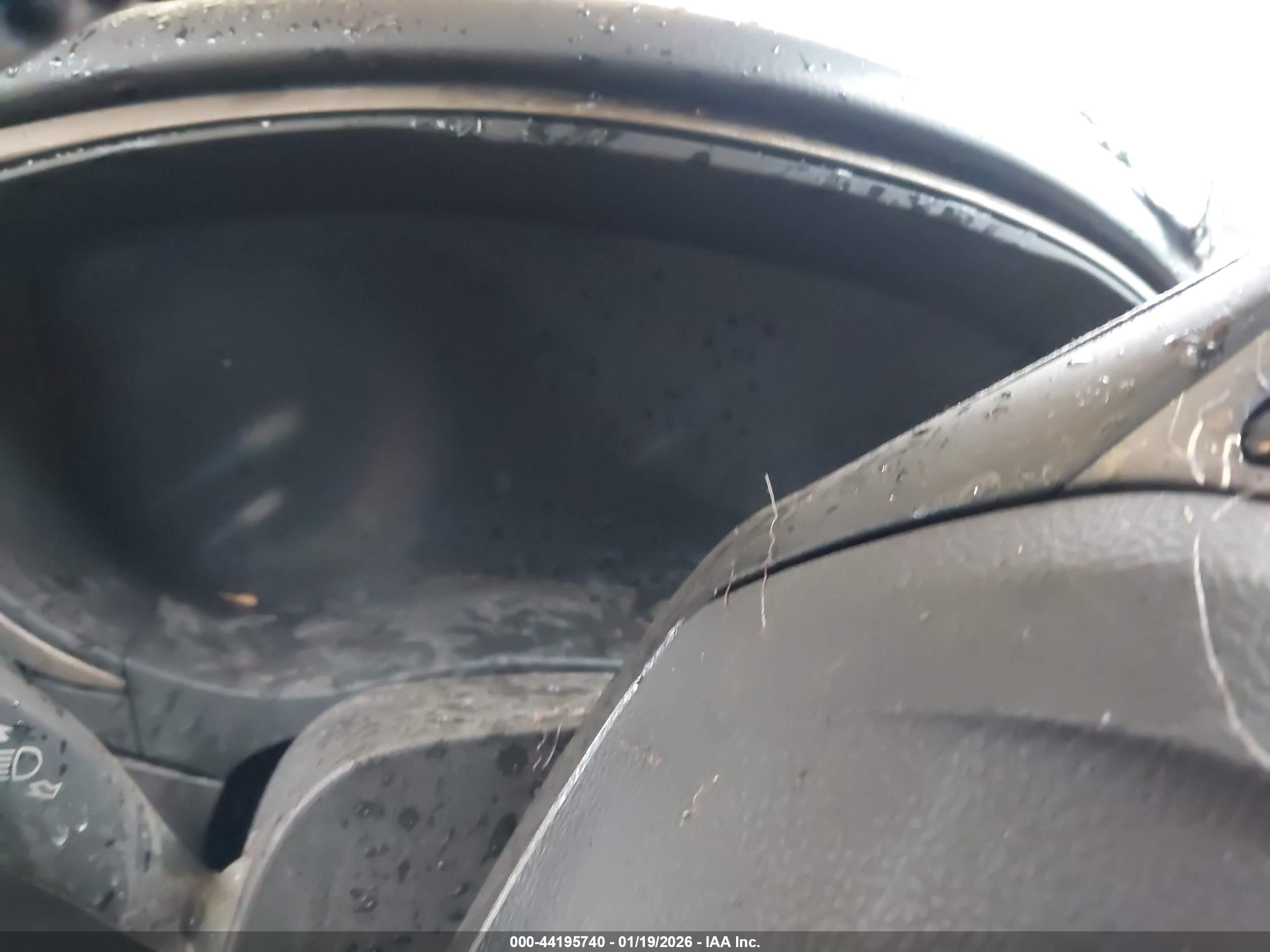 FORD FUSION image 7