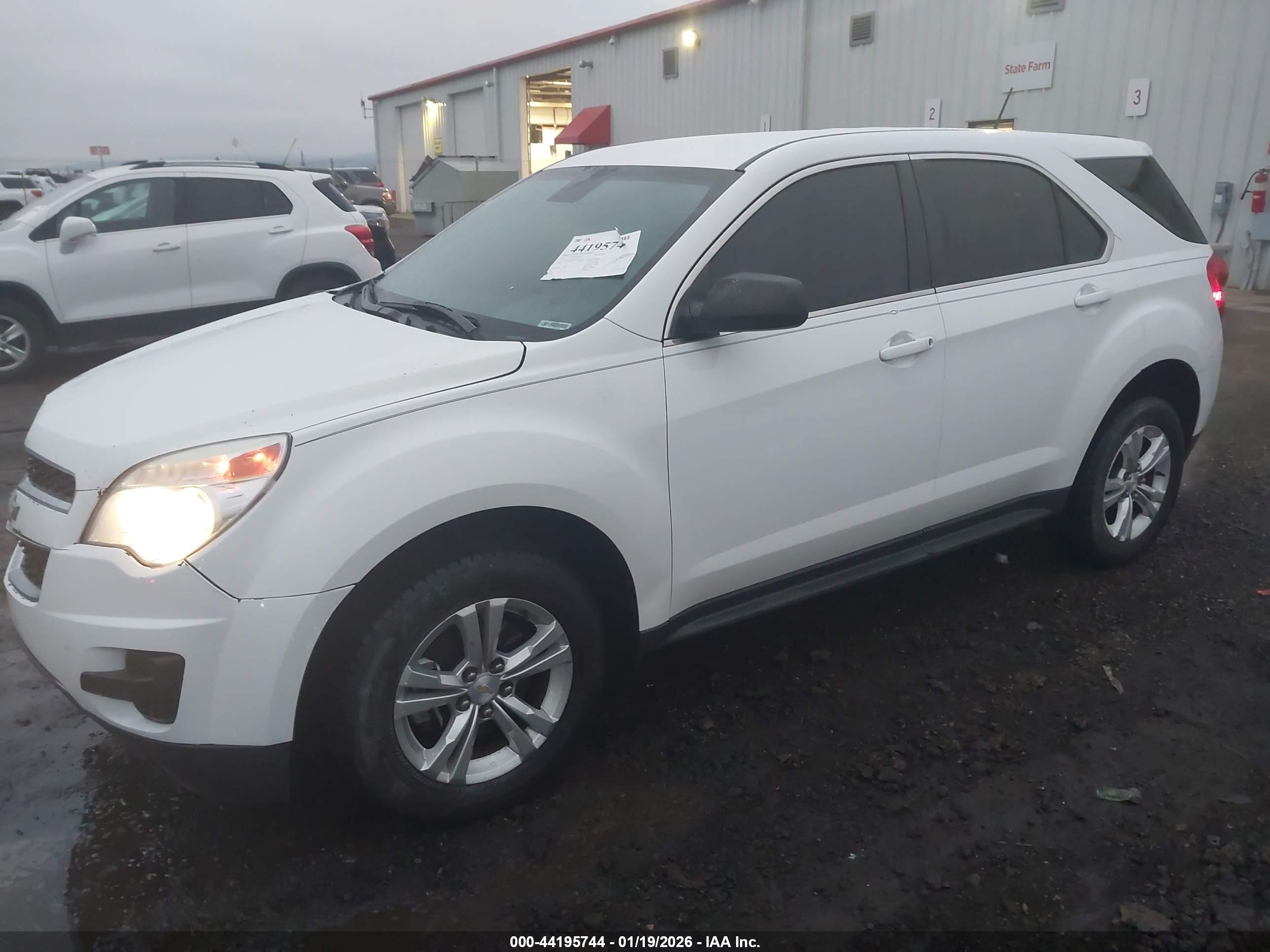 CHEVROLET EQUINOX image 2