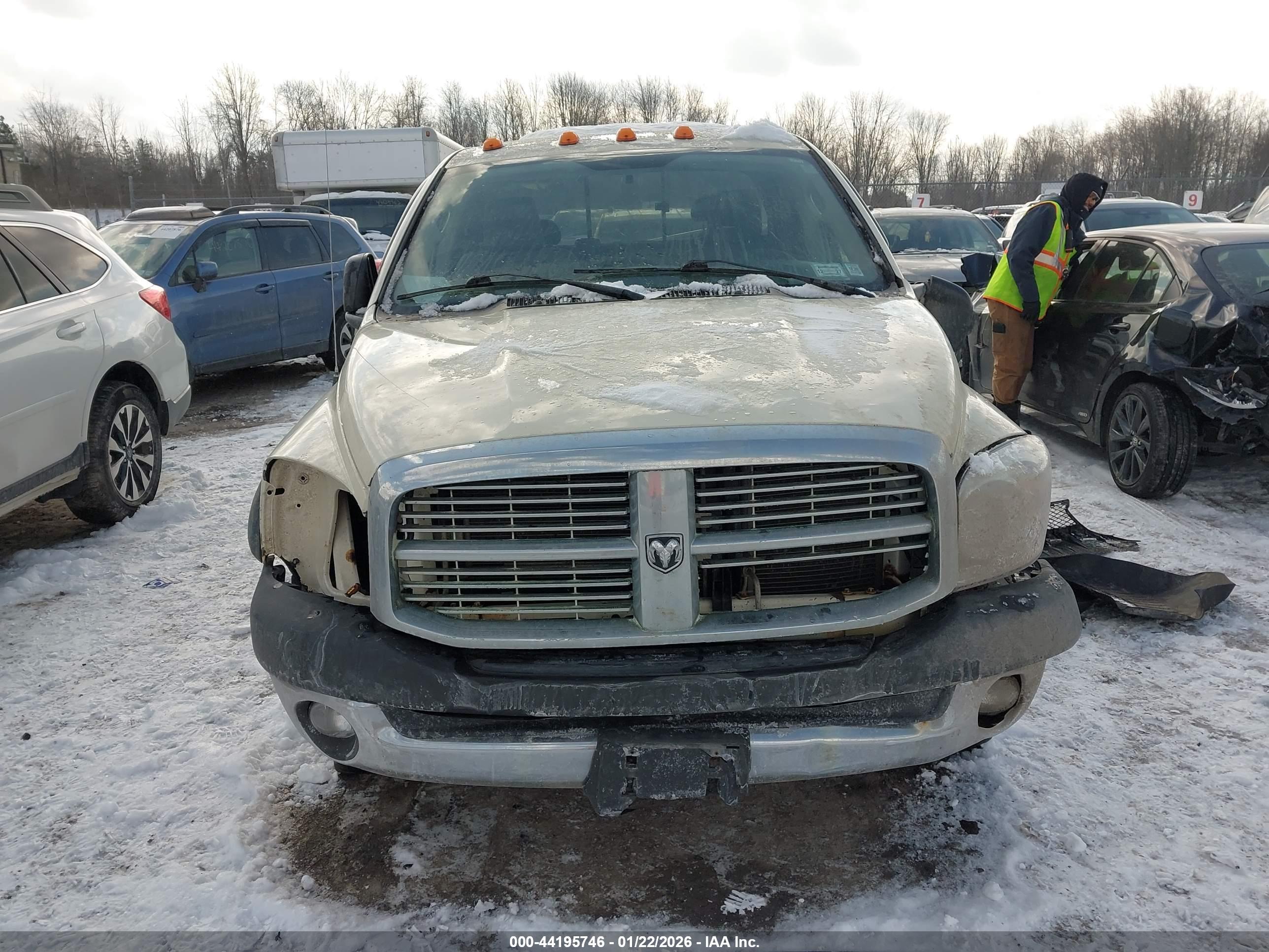DODGE RAM image 6