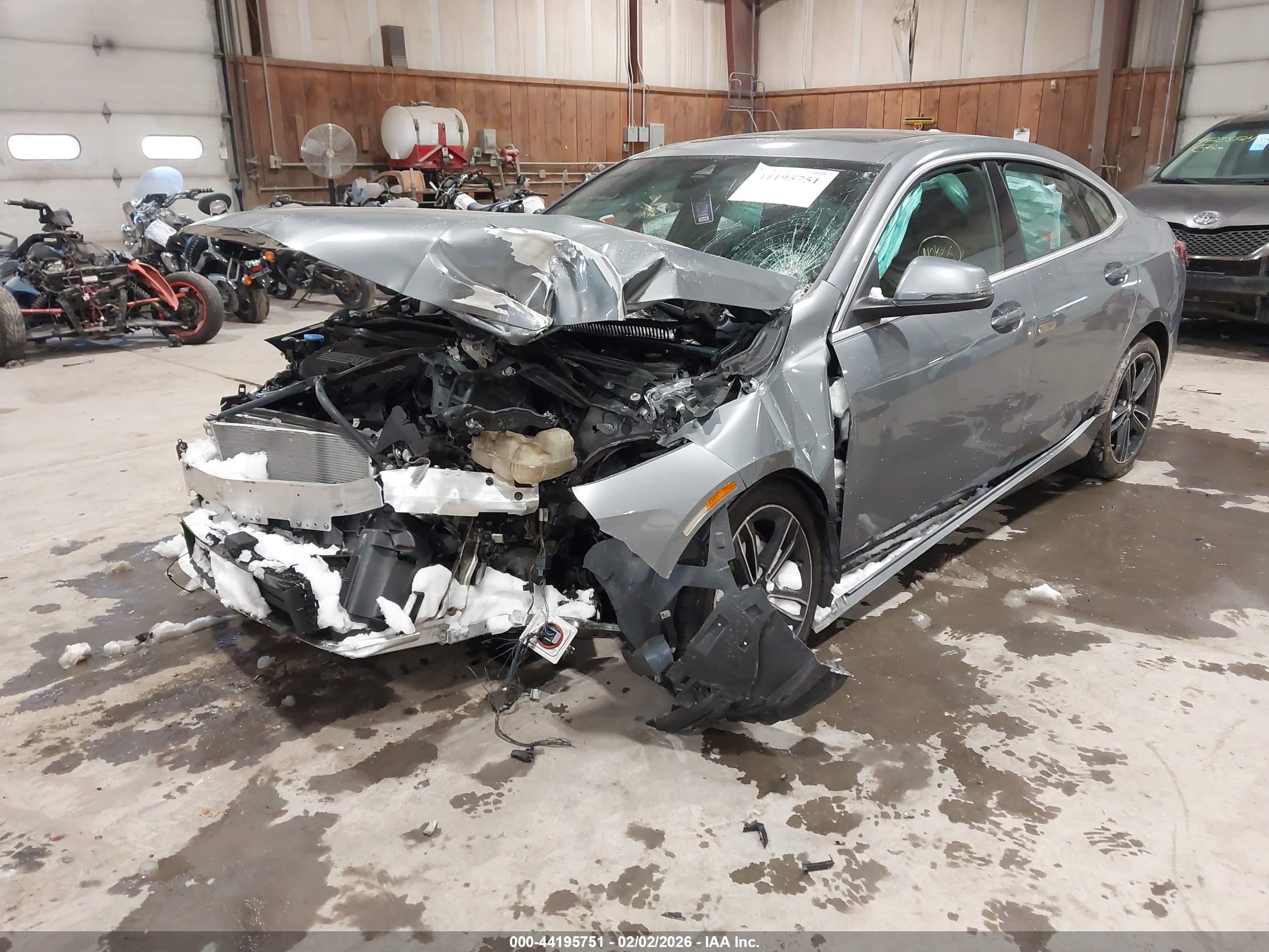 BMW 228 image 2