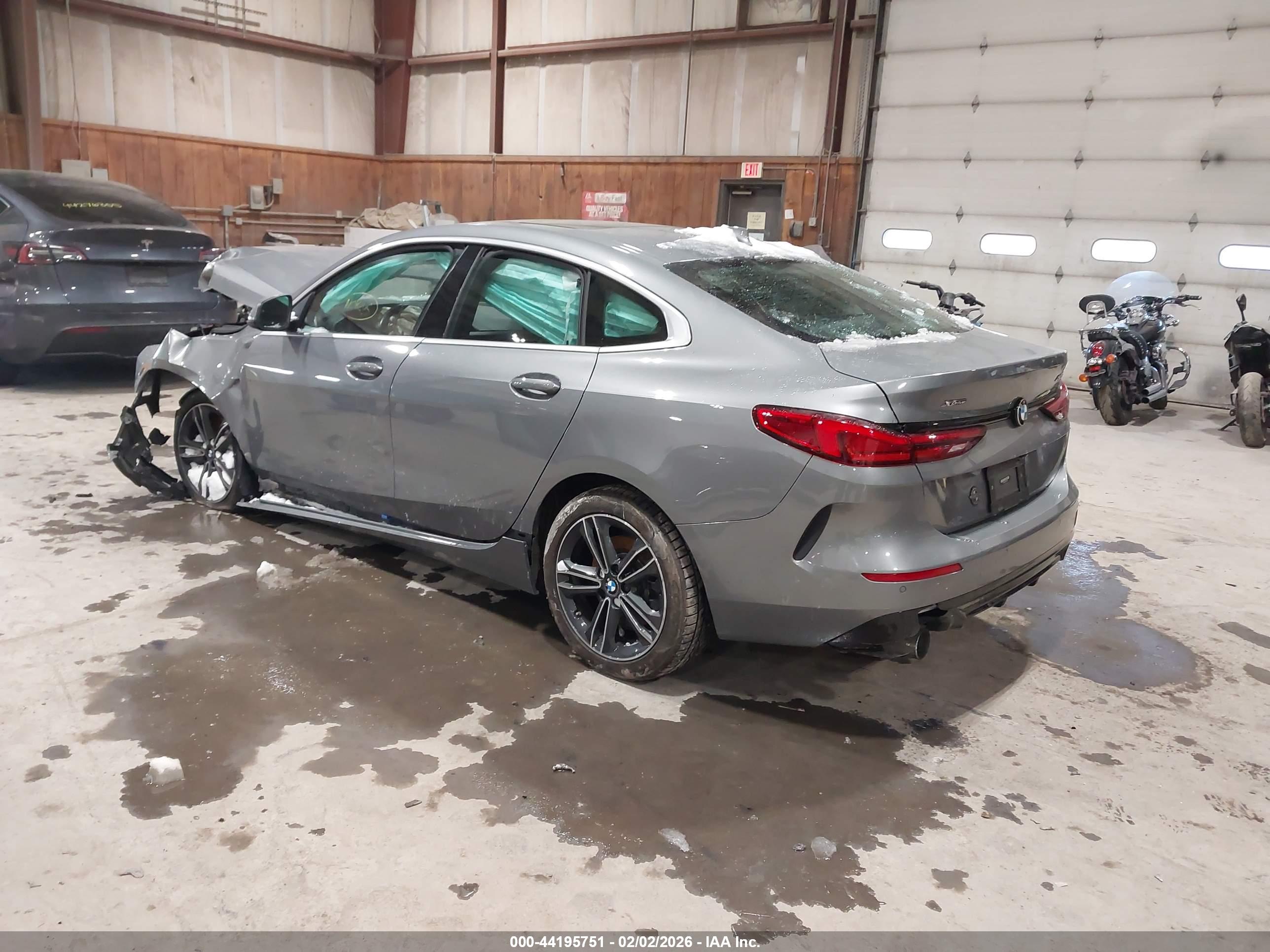 BMW 228 image 3
