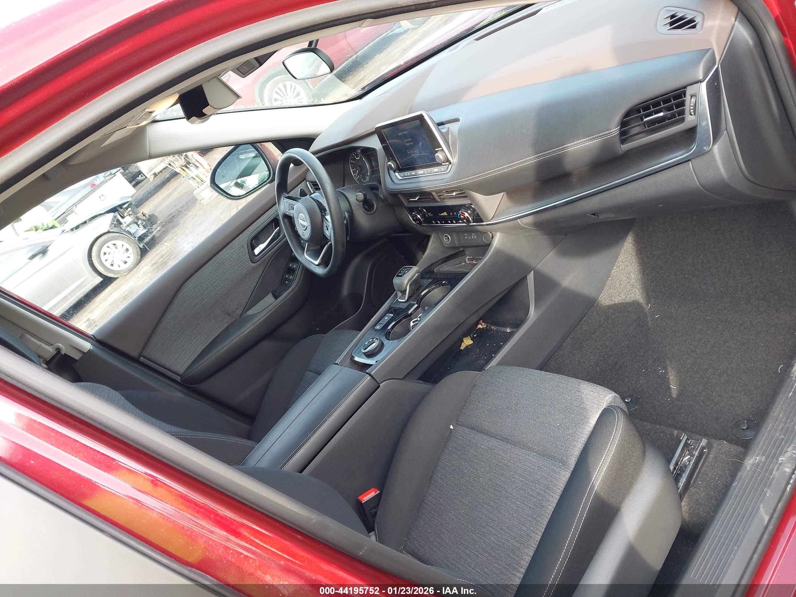 NISSAN ROGUE image 5