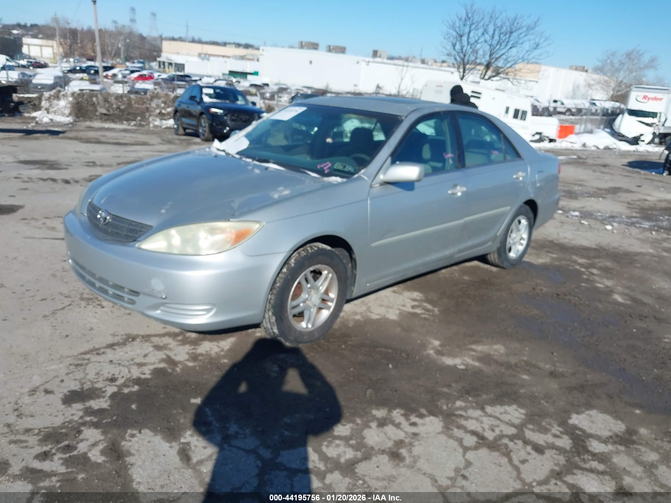 TOYOTA CAMRY image 2