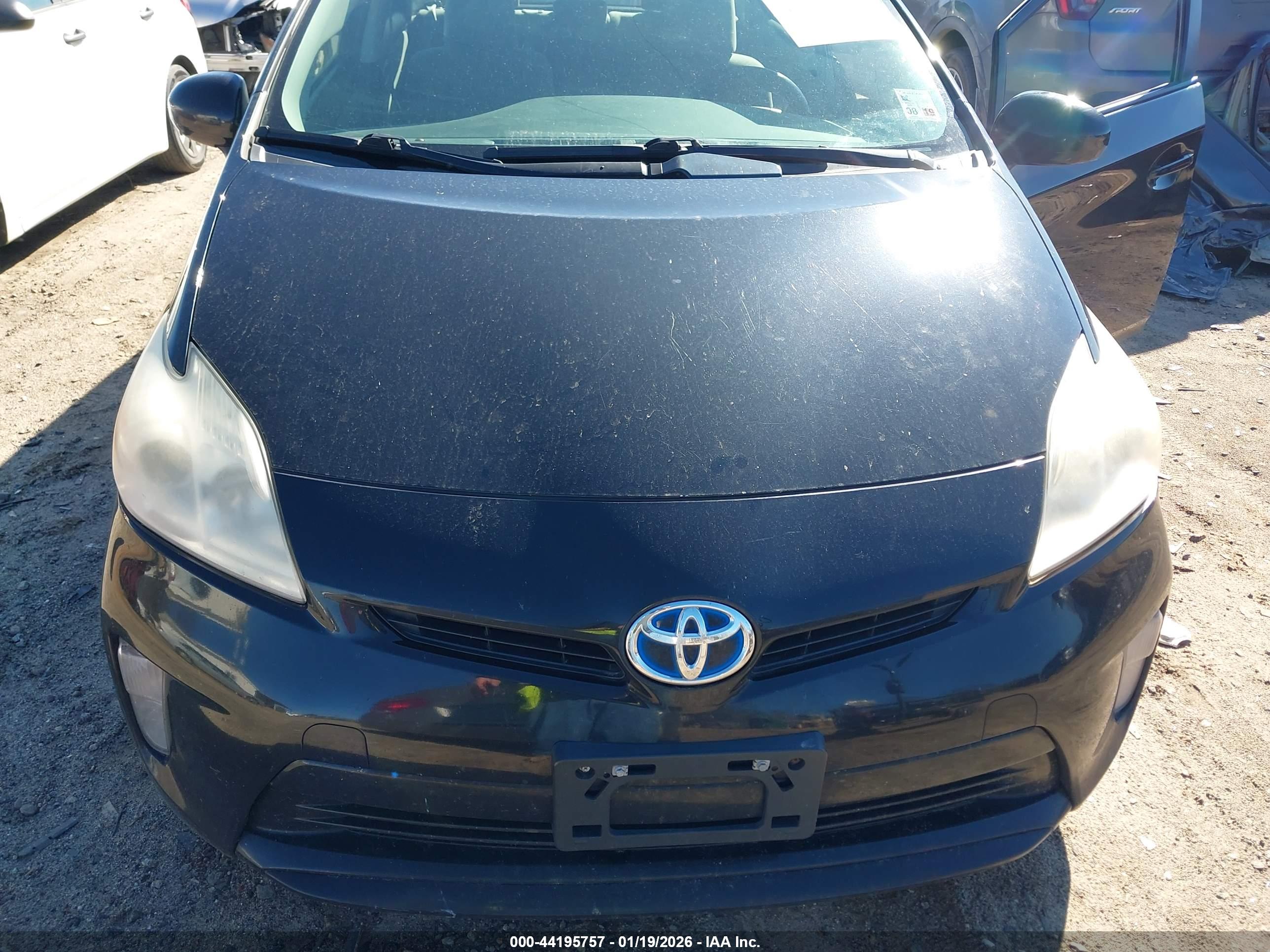 TOYOTA PRIUS image 6