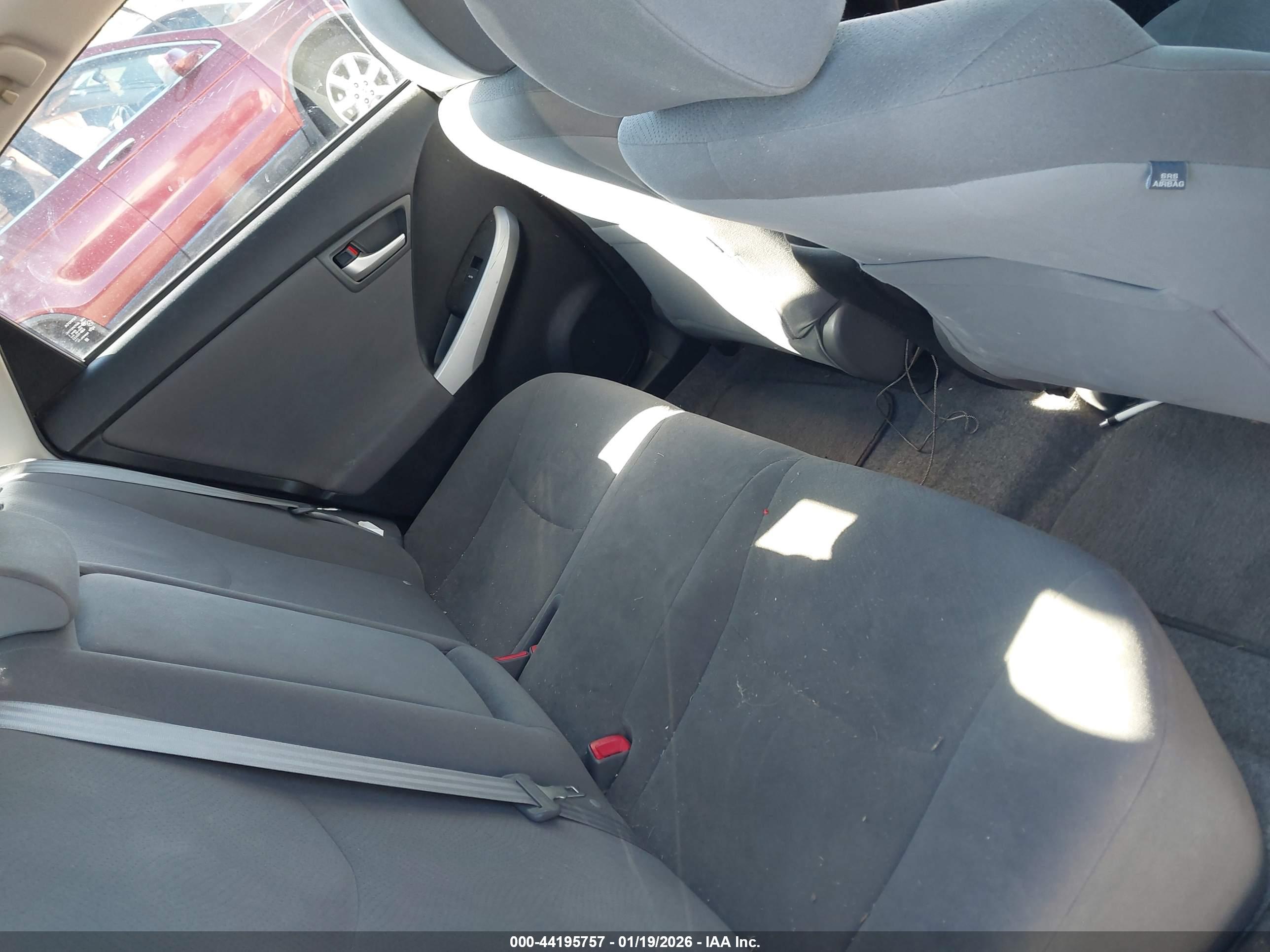 TOYOTA PRIUS image 8