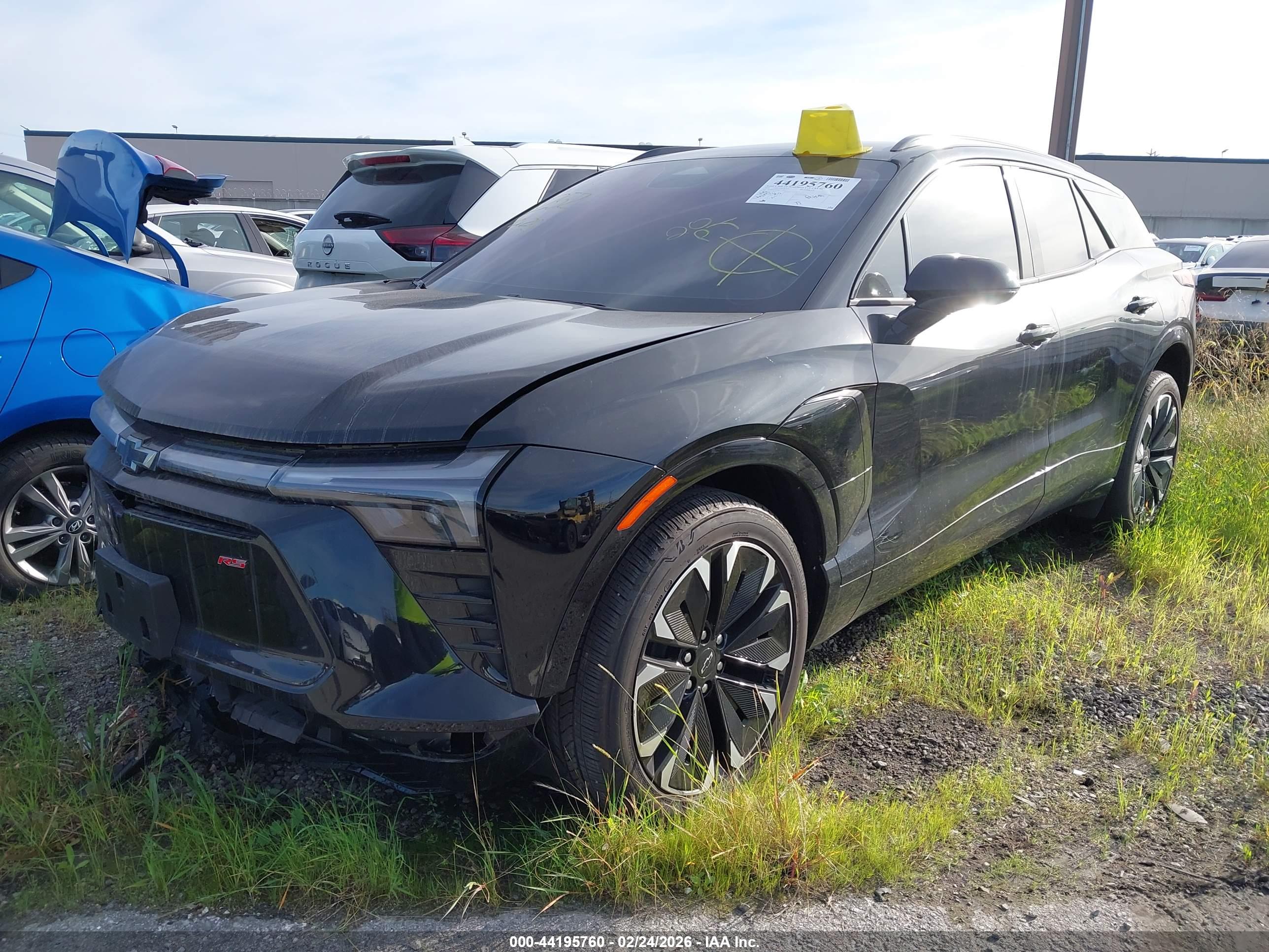CHEVROLET BLAZER image 2
