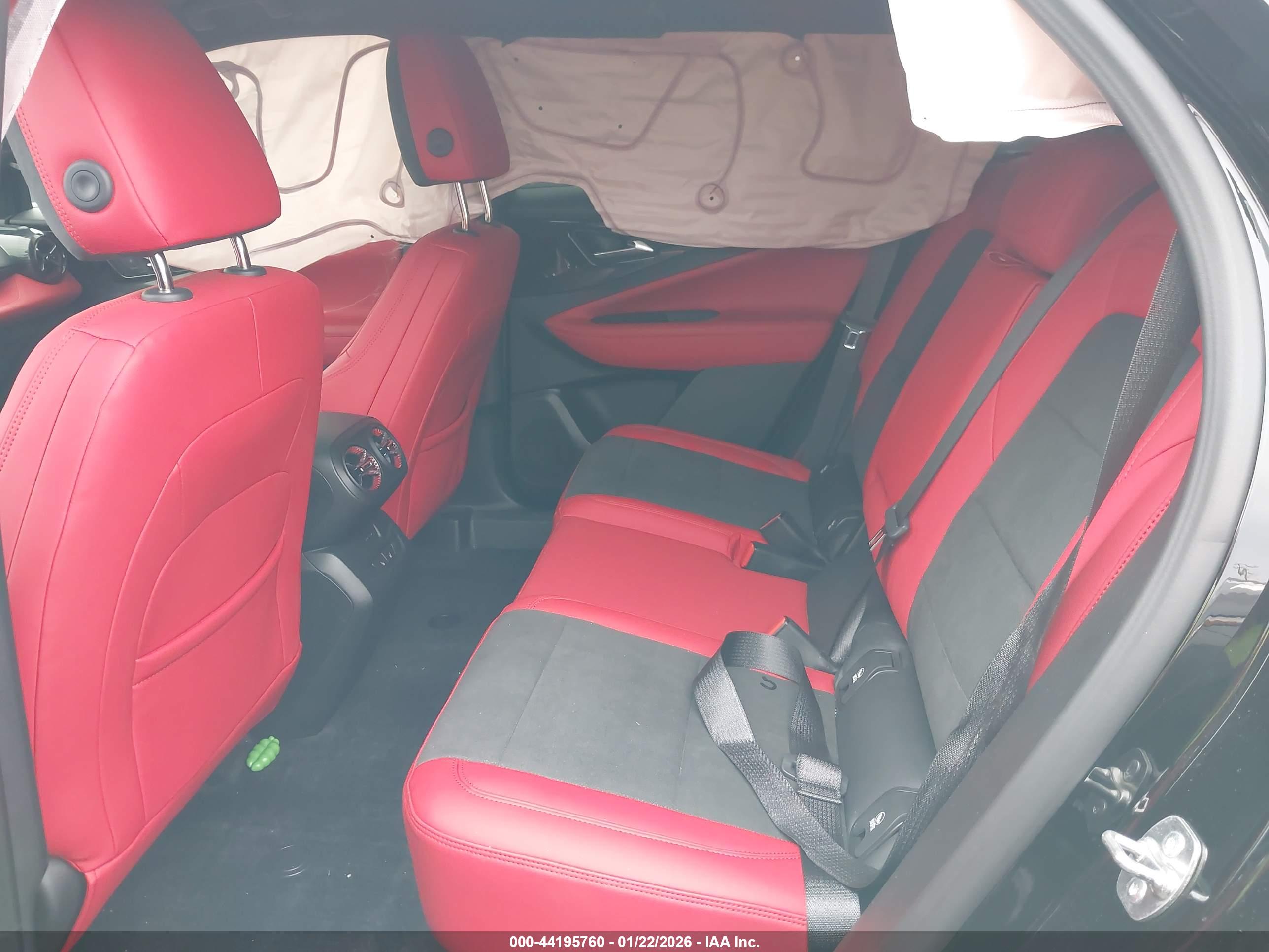 CHEVROLET BLAZER image 8