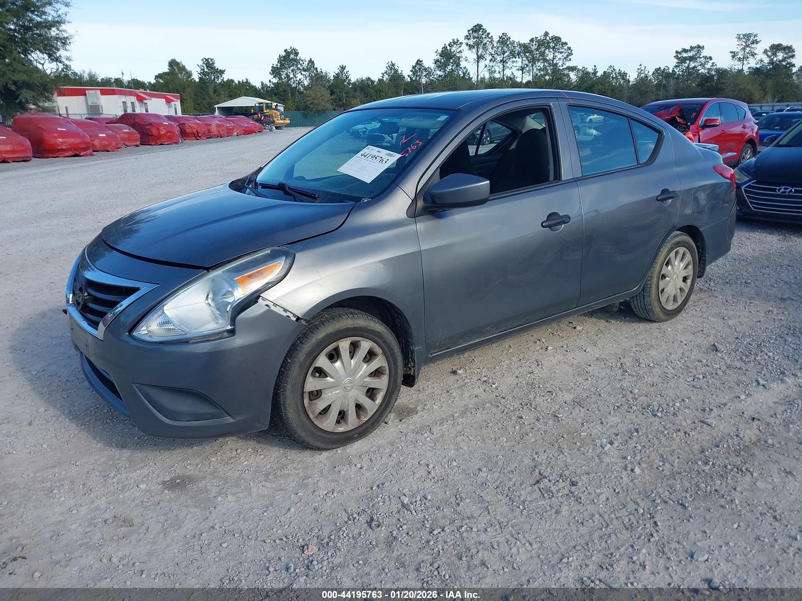 NISSAN VERSA image 2