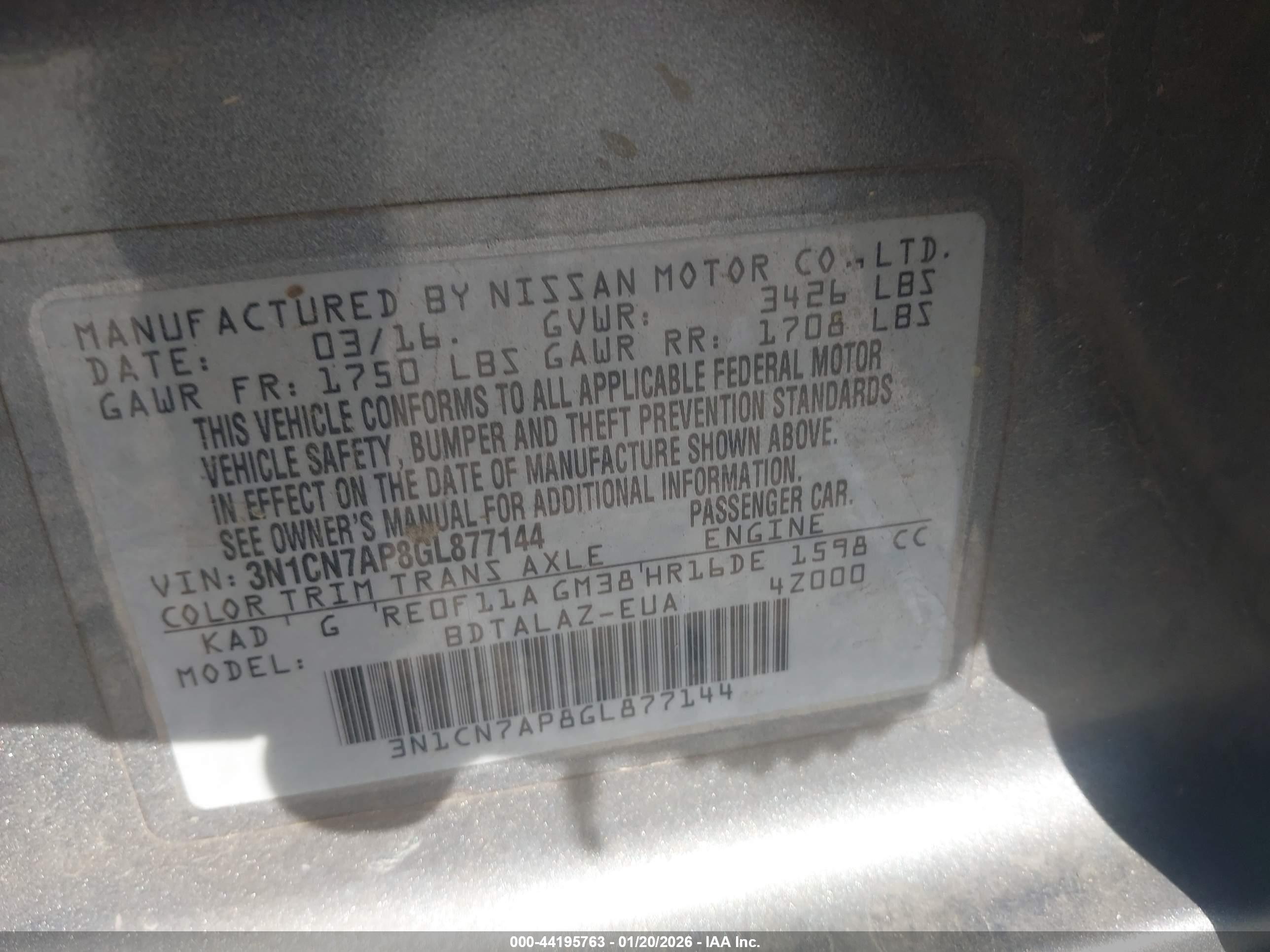 NISSAN VERSA image 9