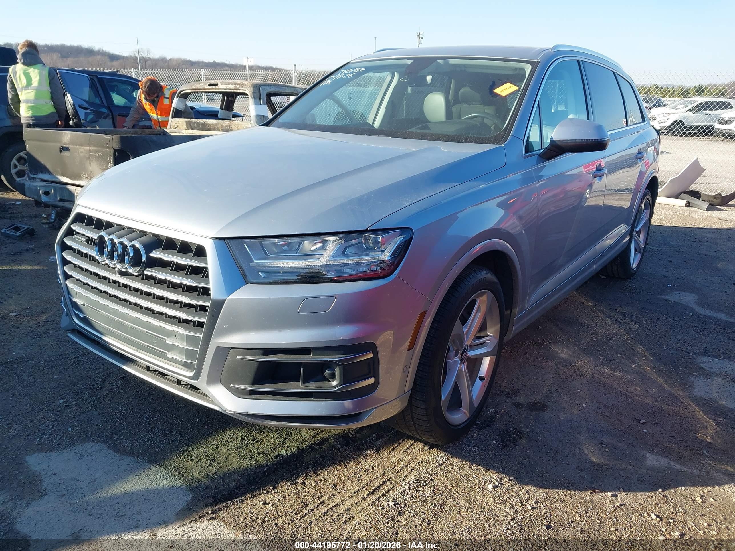 AUDI Q7 image 2