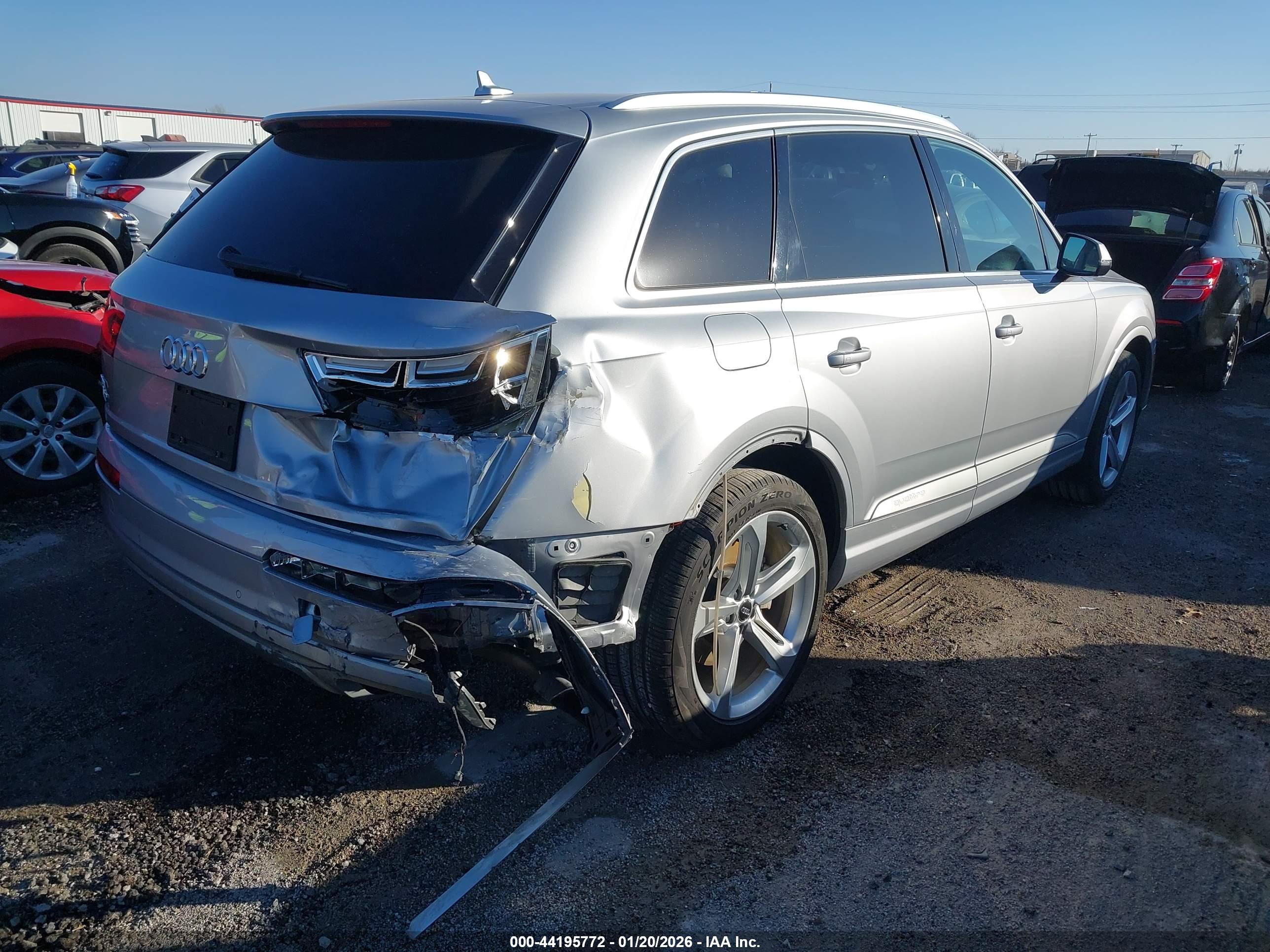 AUDI Q7 image 4