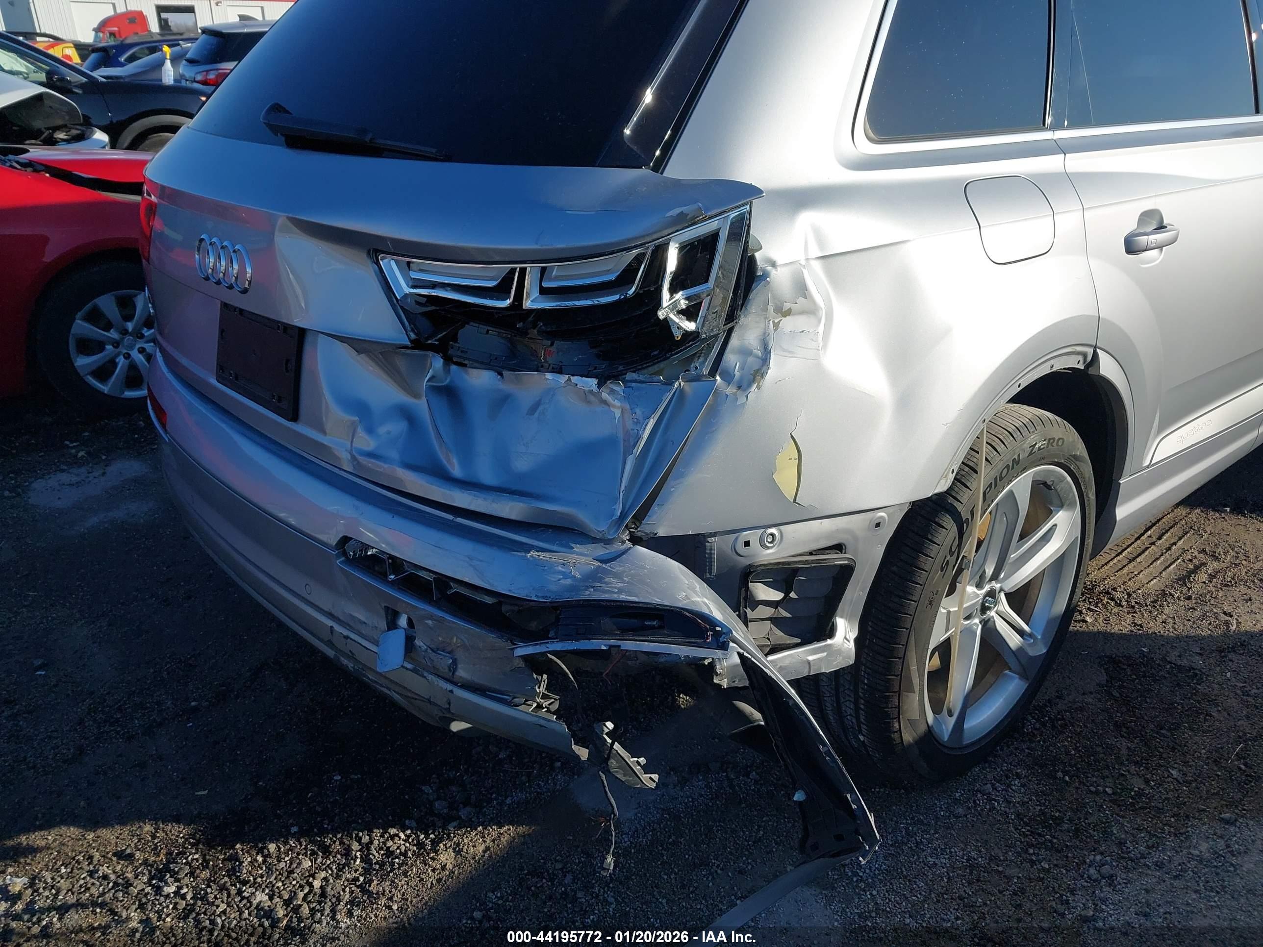 AUDI Q7 image 6