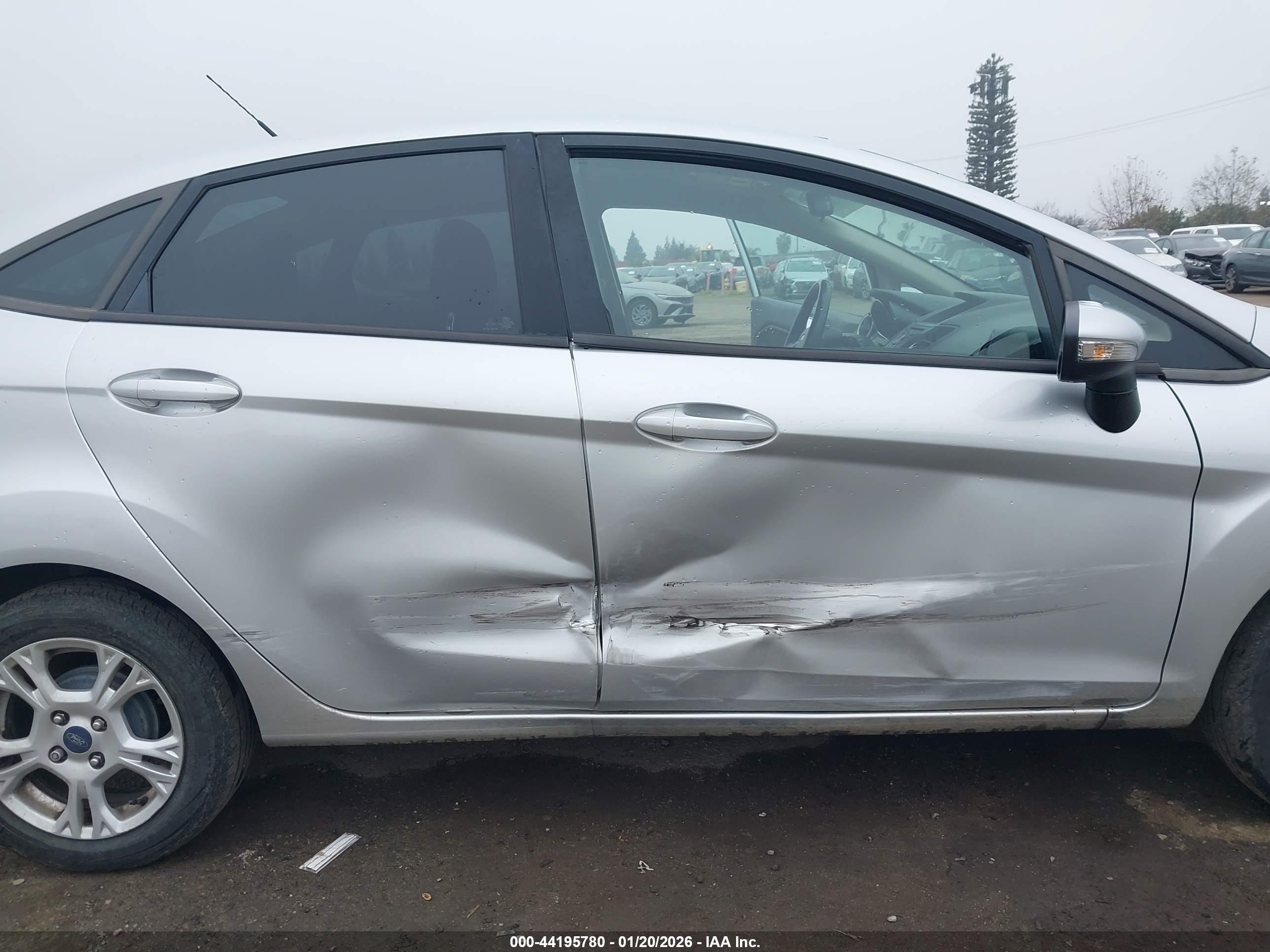 FORD FIESTA image 6