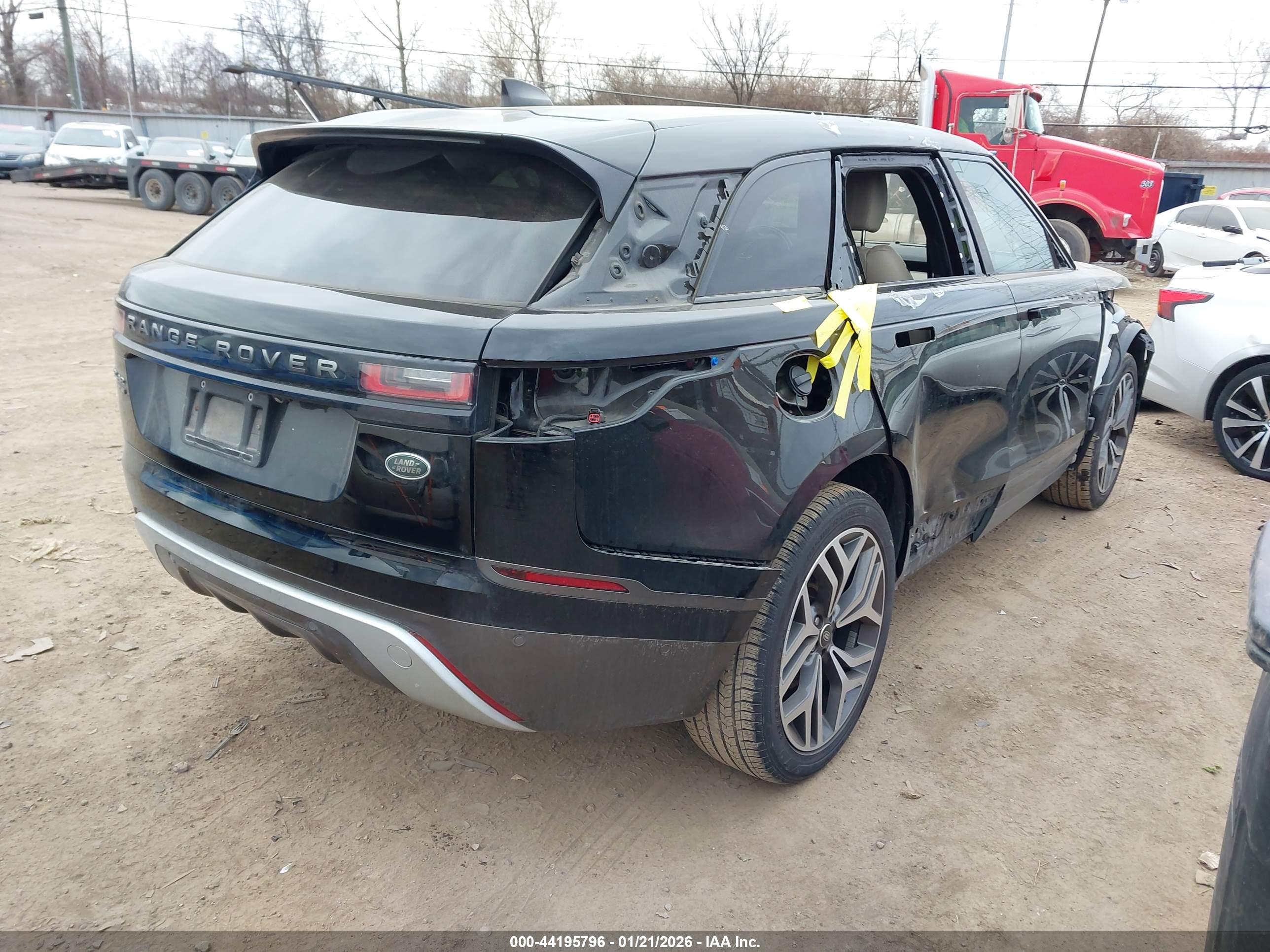 LAND ROVER image 4