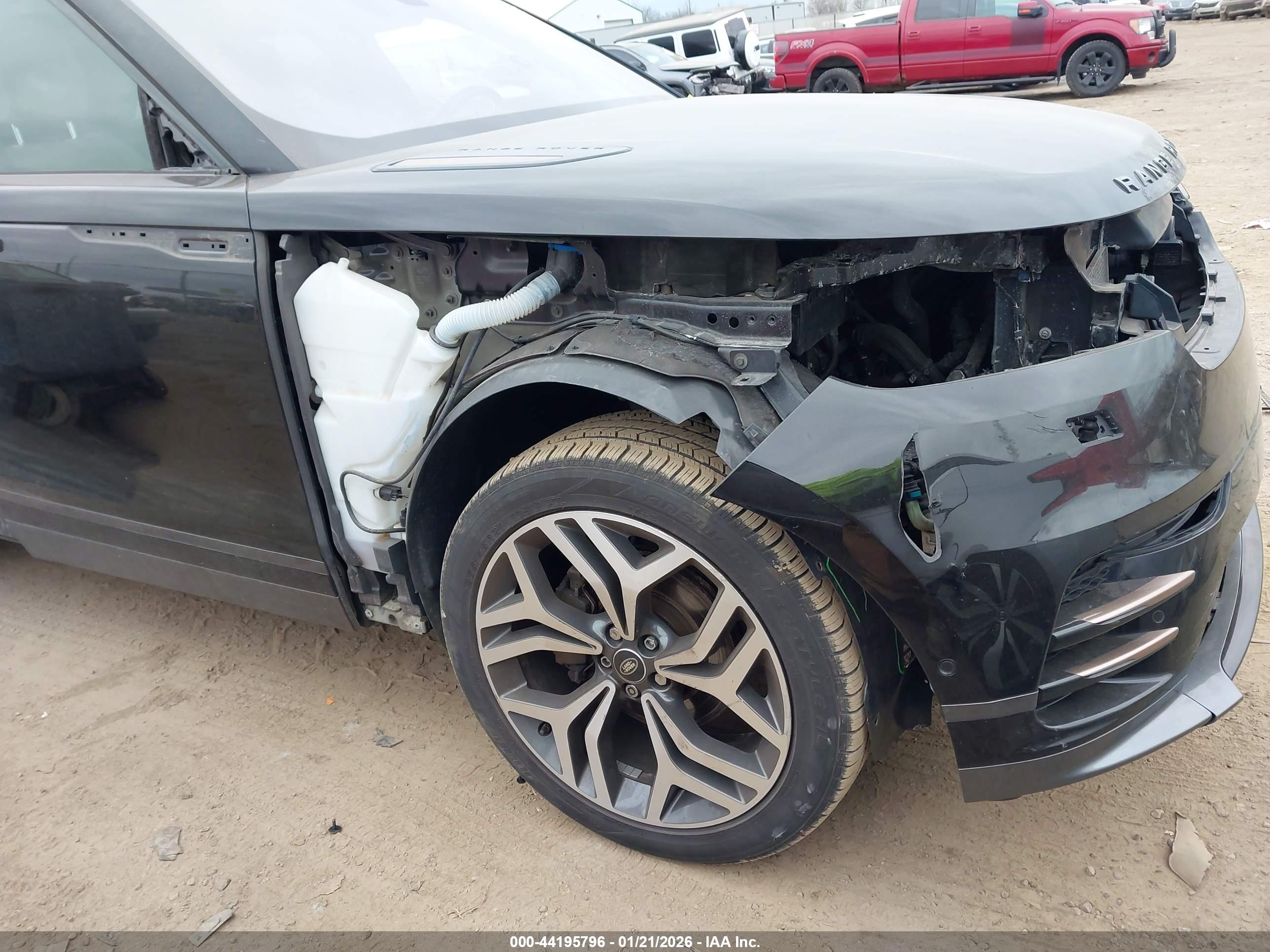 LAND ROVER image 6
