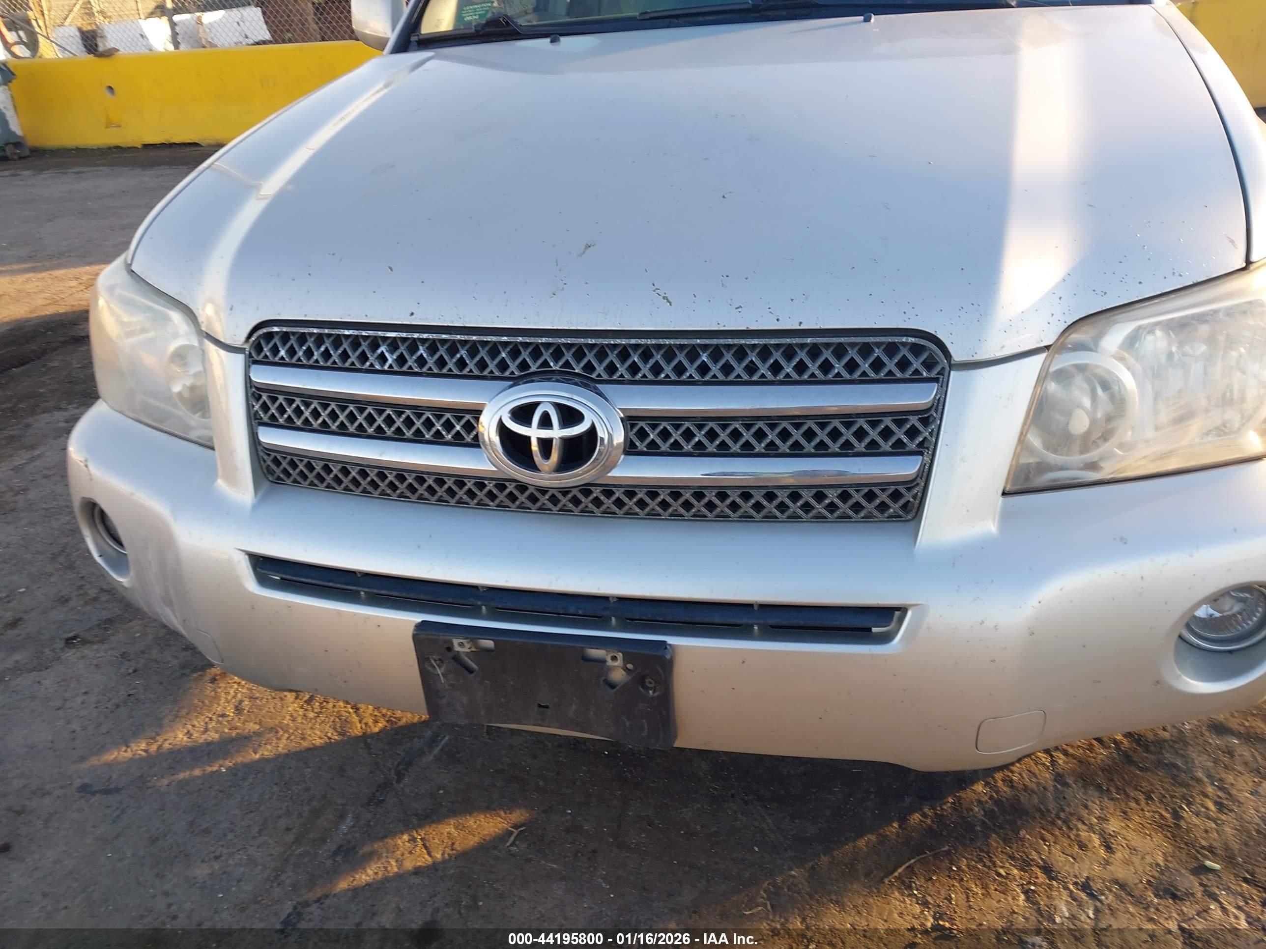 TOYOTA HIGHLANDER image 6