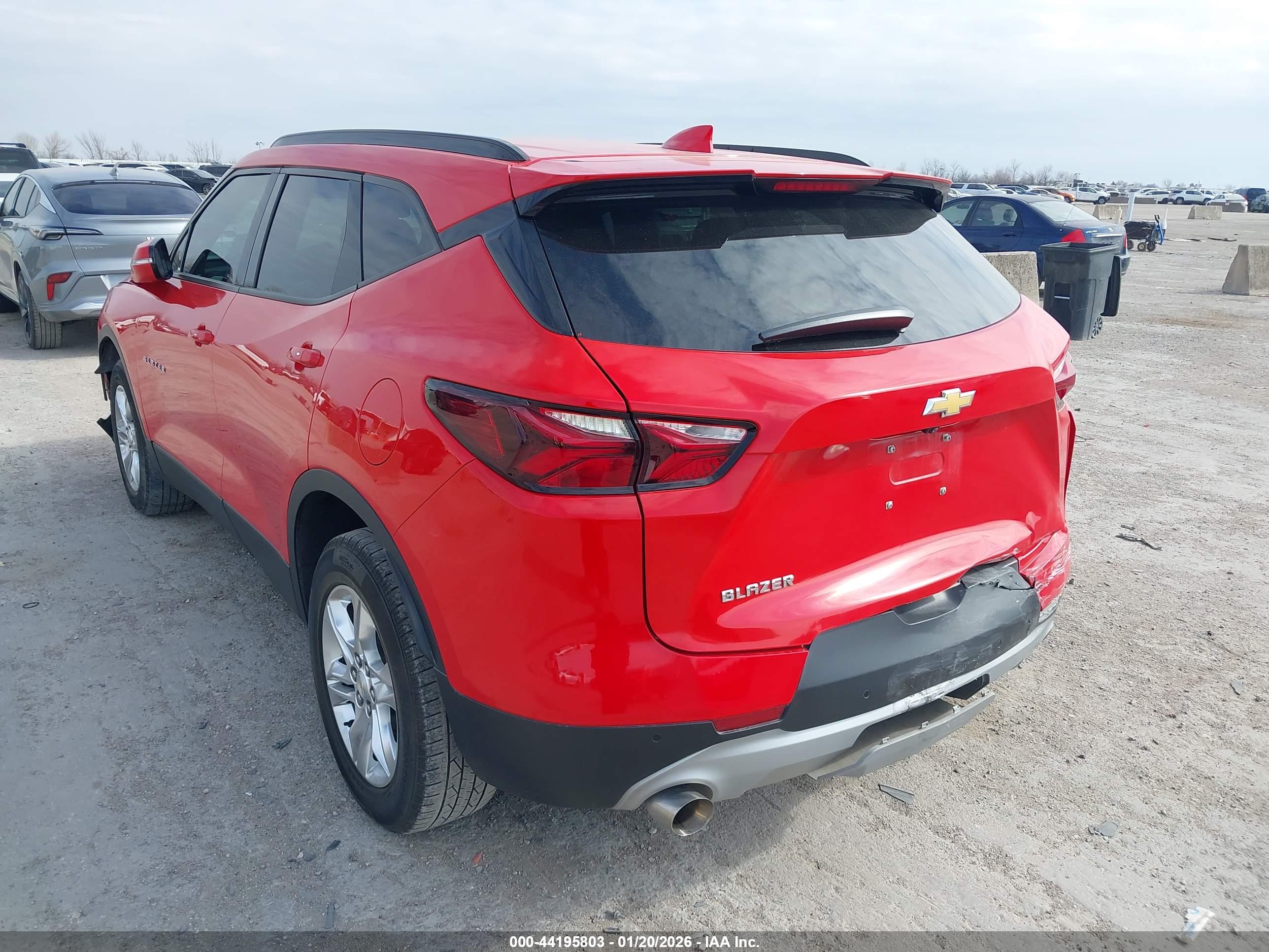CHEVROLET BLAZER image 3