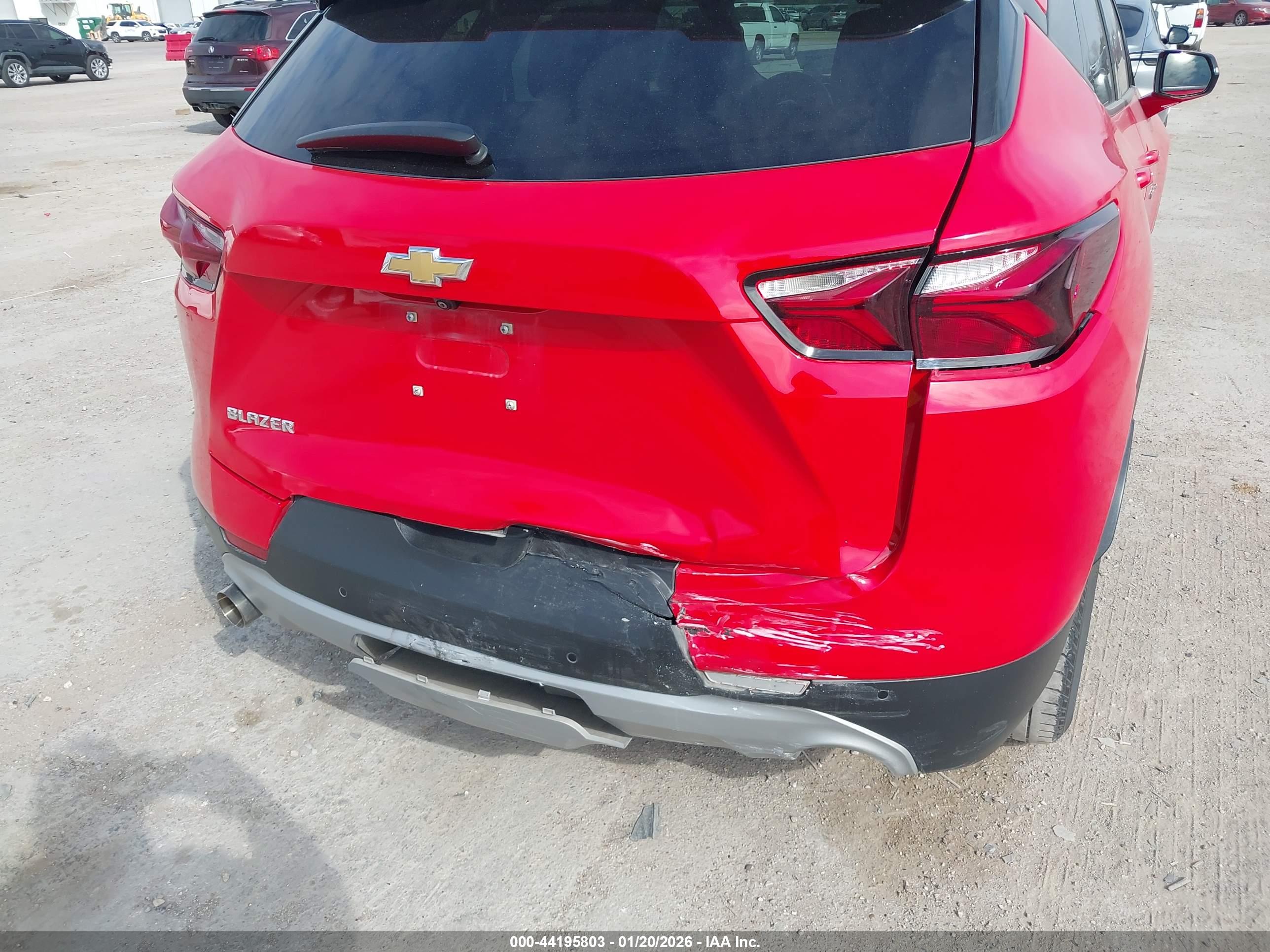 CHEVROLET BLAZER image 6