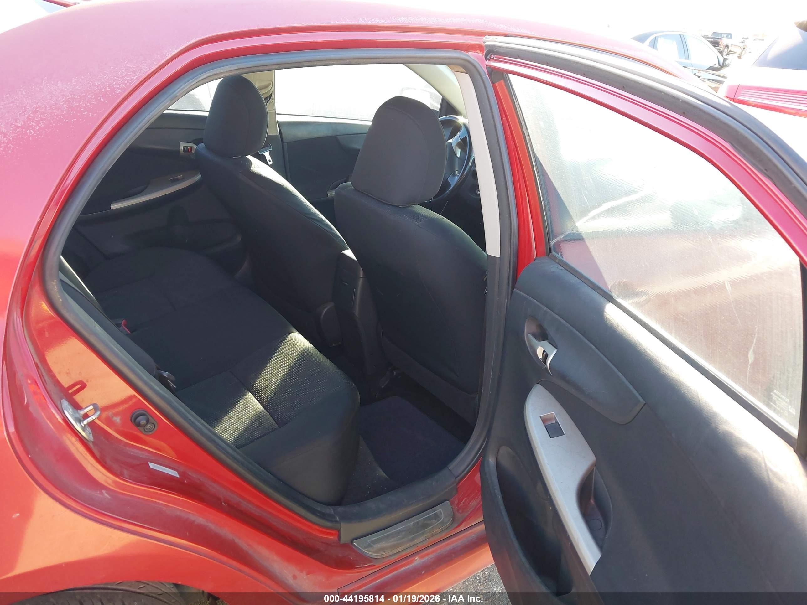 TOYOTA COROLLA image 8
