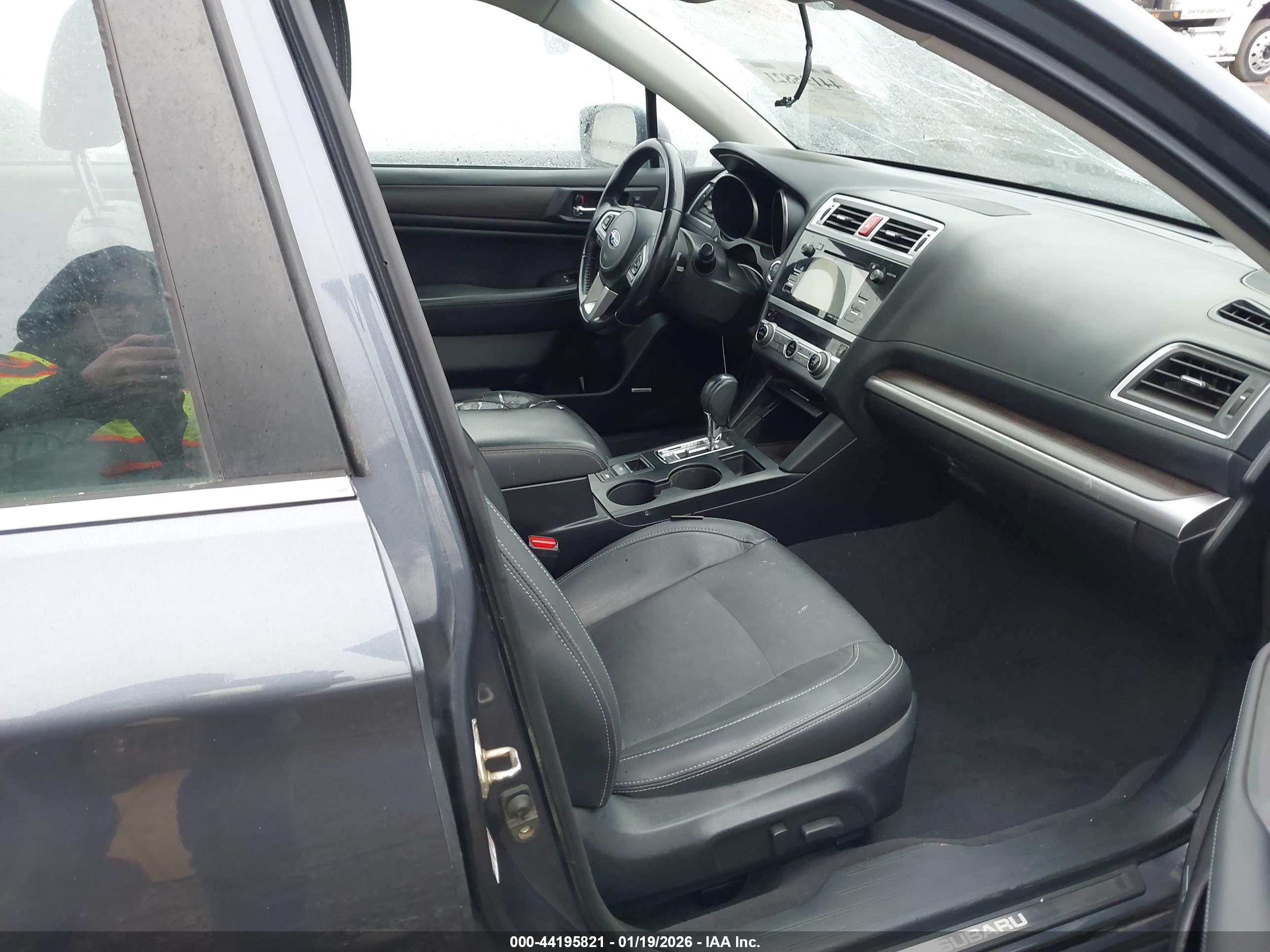 SUBARU LEGACY image 5