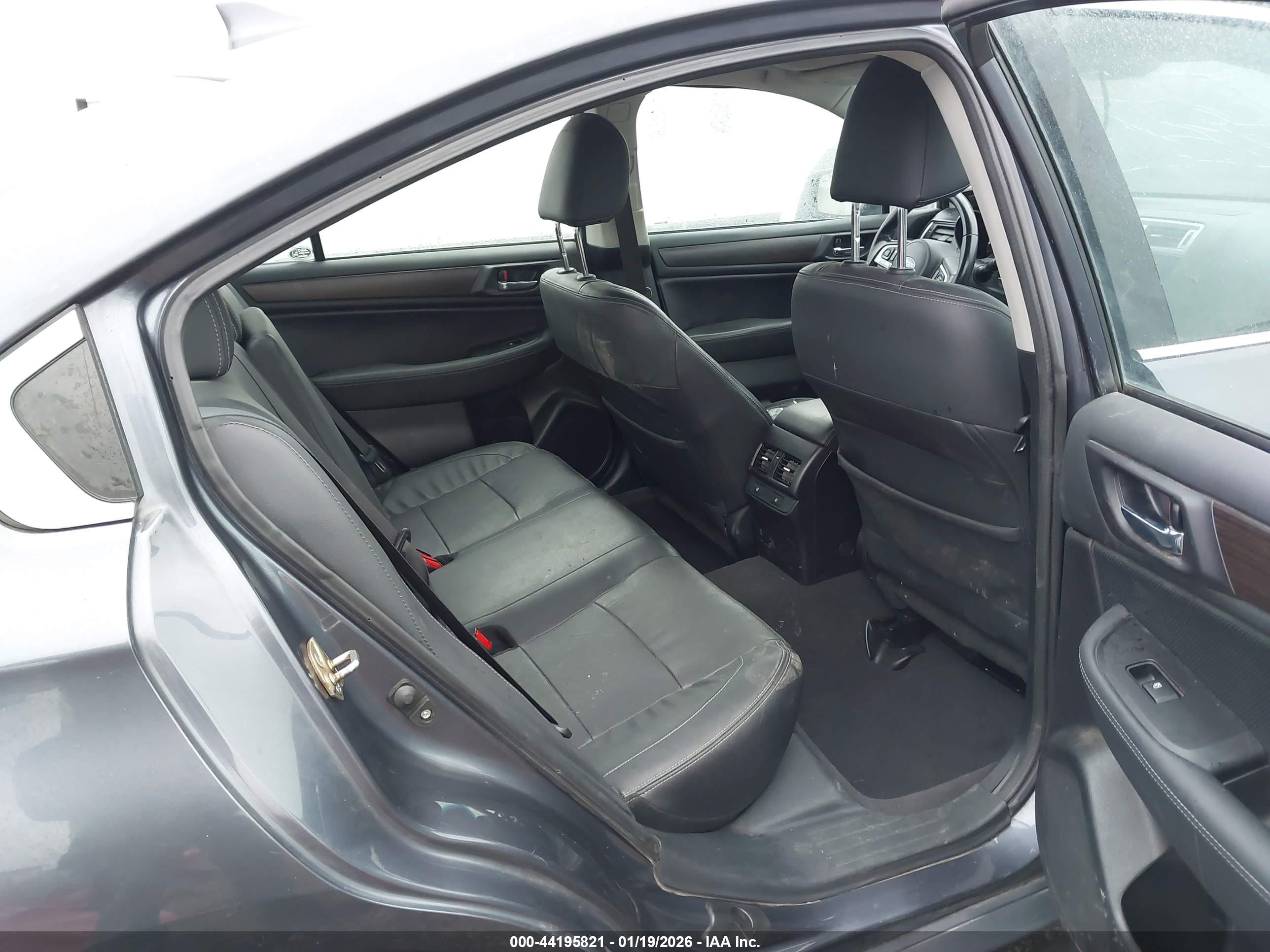 SUBARU LEGACY image 8