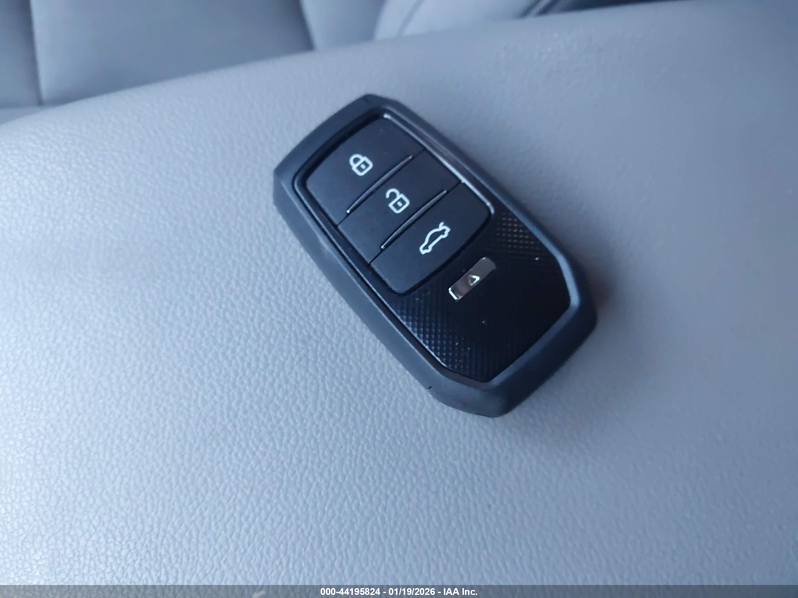 HYUNDAI ELANTRA image 11