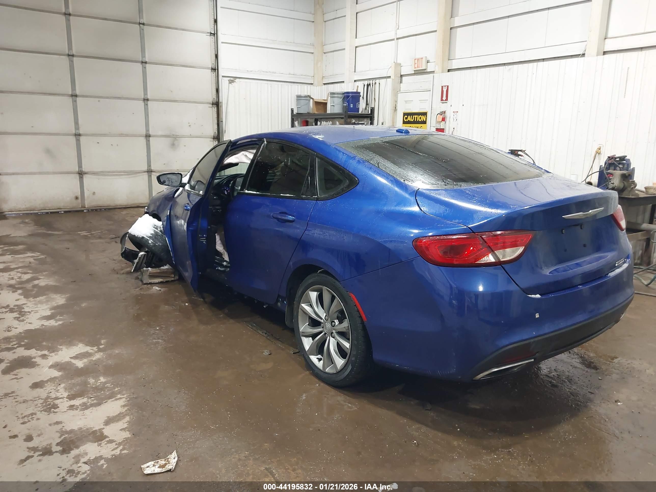 CHRYSLER 200 image 3