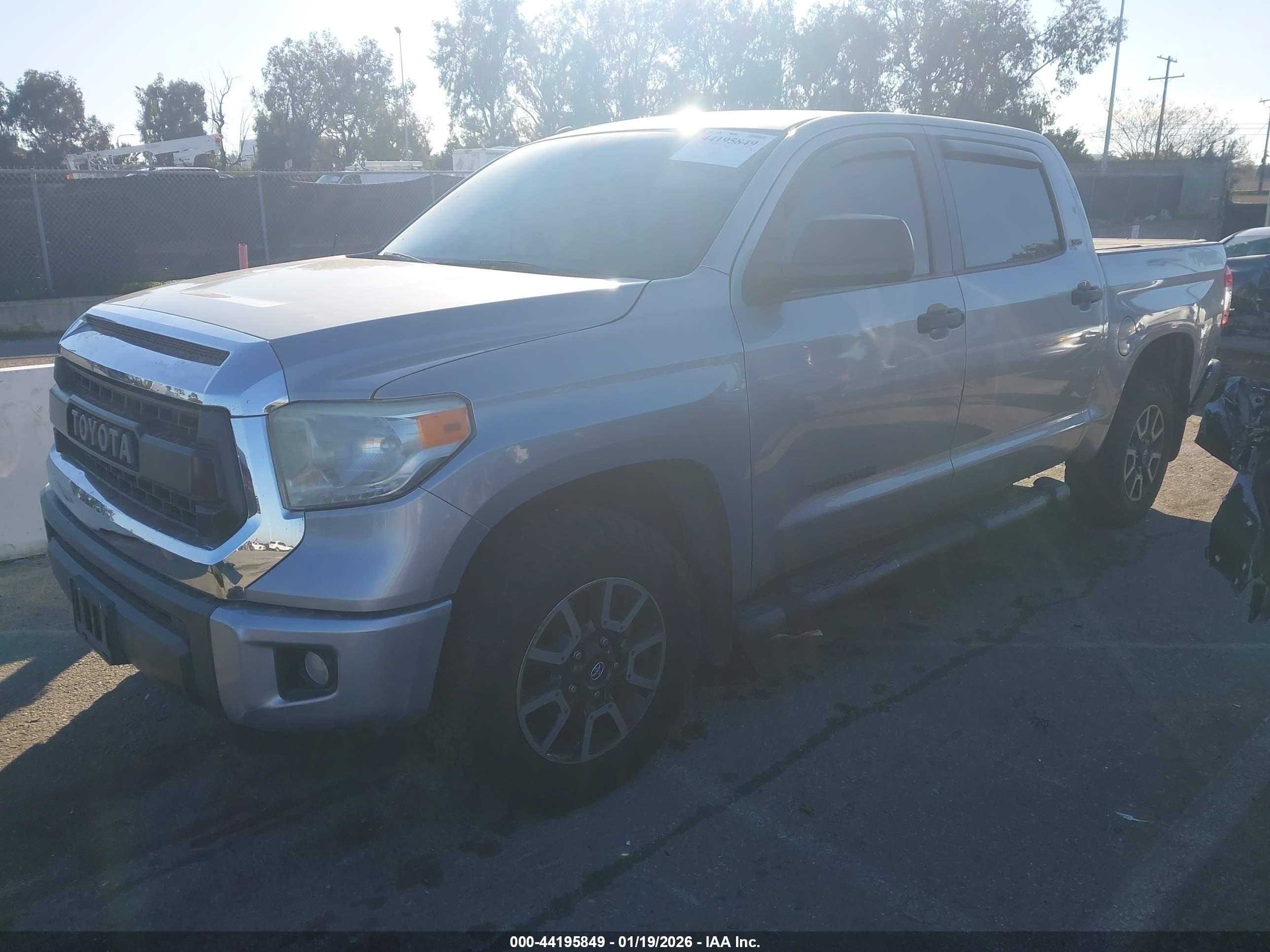 TOYOTA TUNDRA image 2