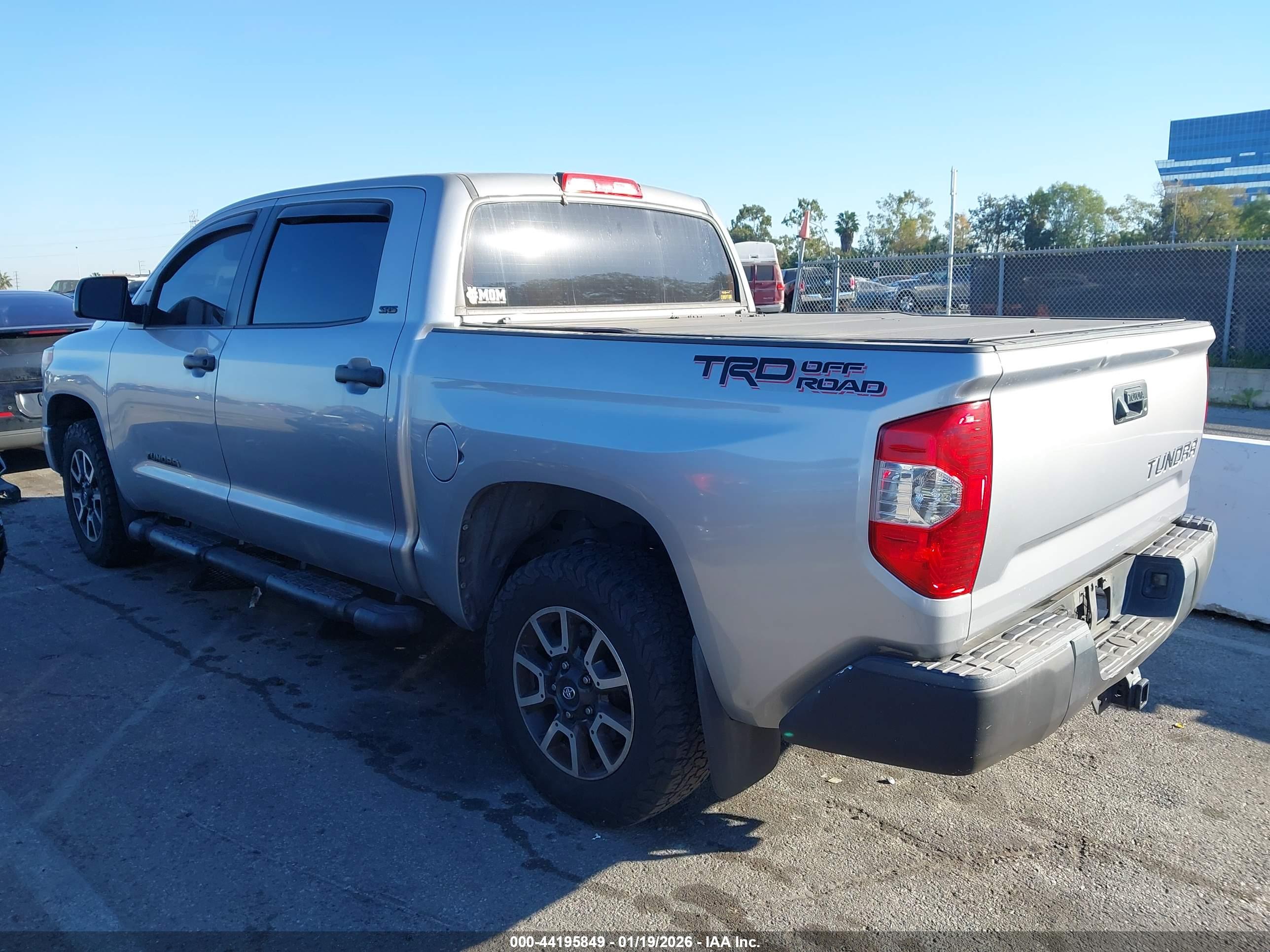 TOYOTA TUNDRA image 3