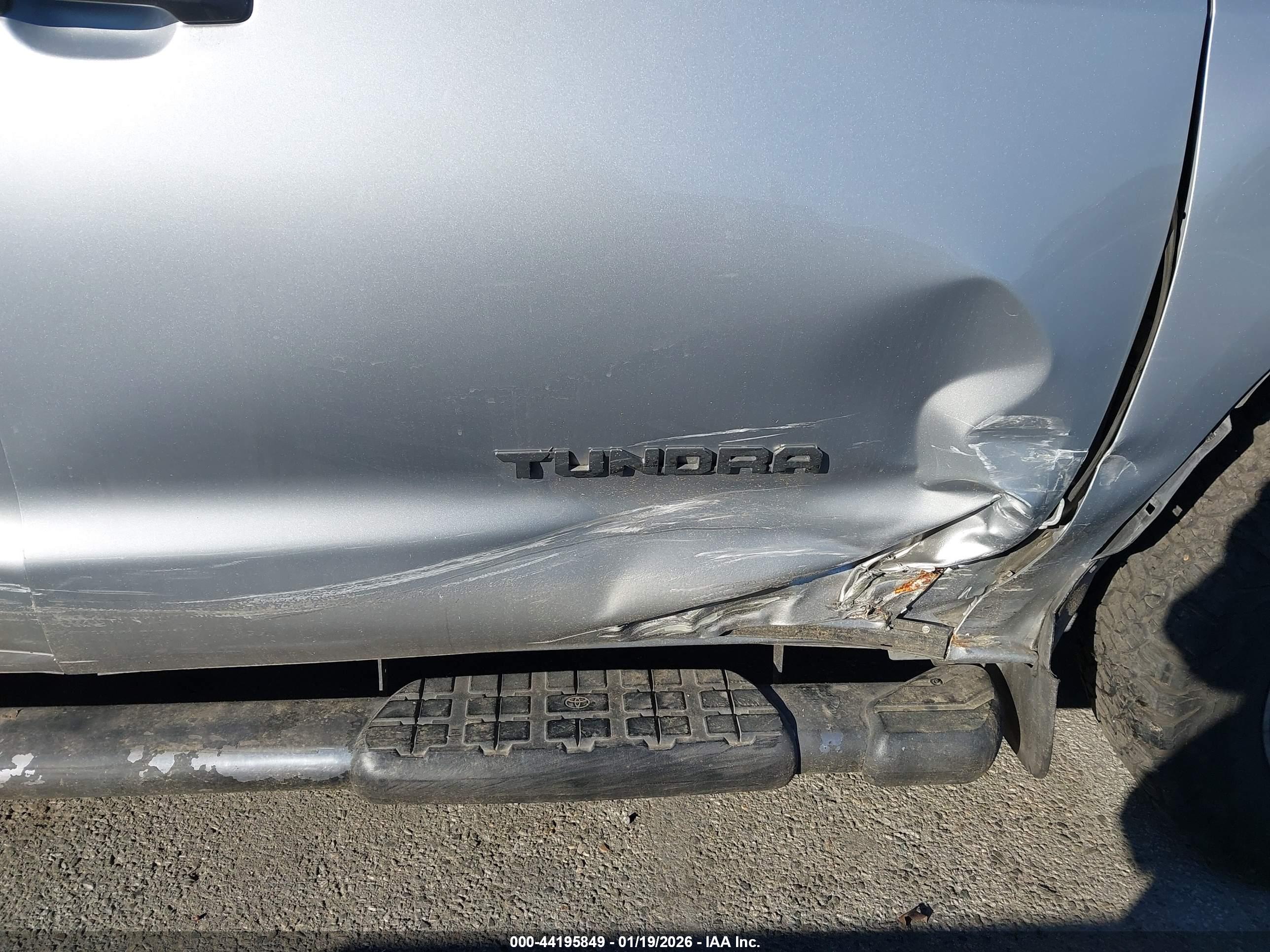 TOYOTA TUNDRA image 6